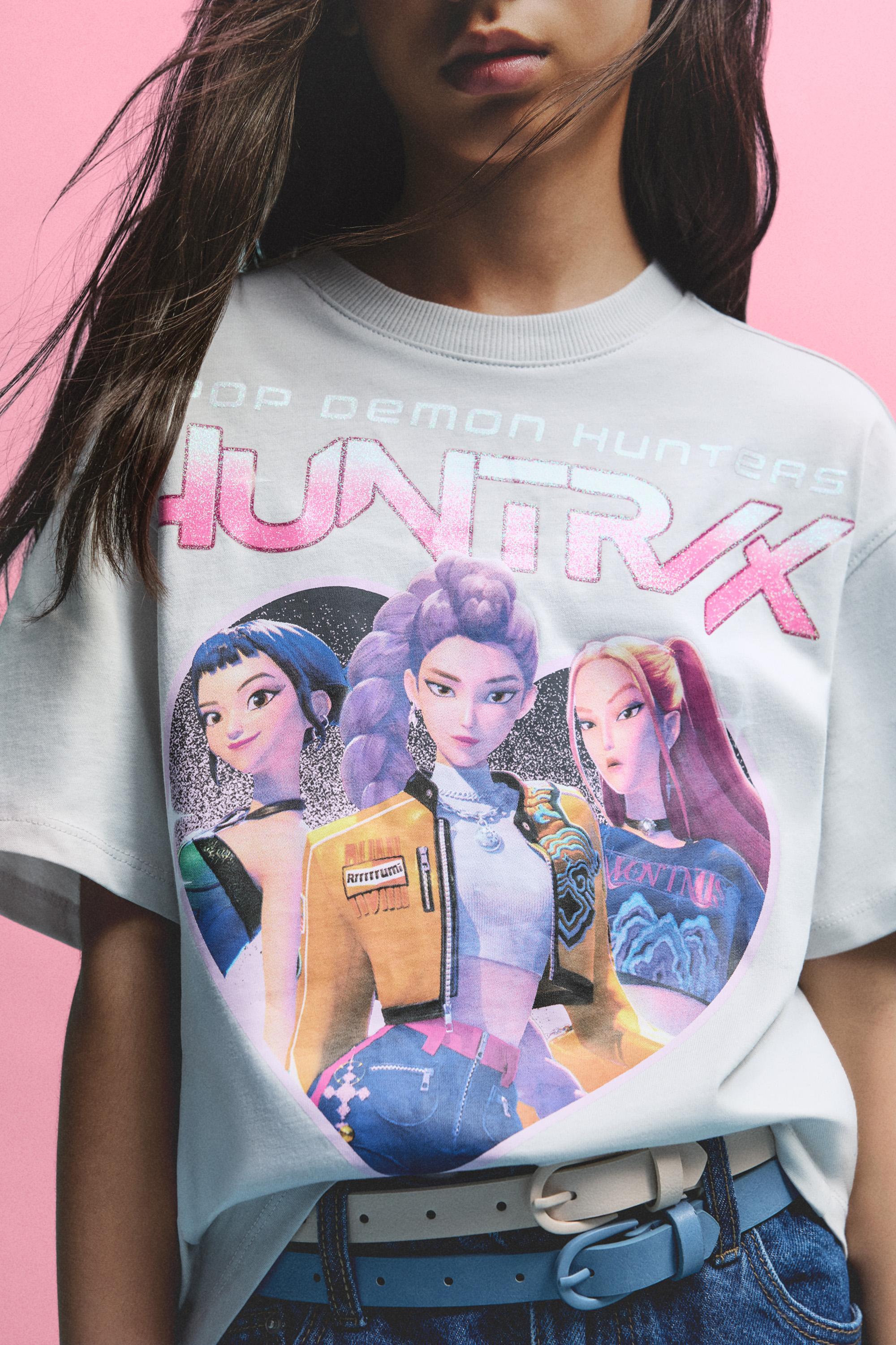 Huntrix K-Pop Demon Hunters ™/© Netflix T-shirt — GREY