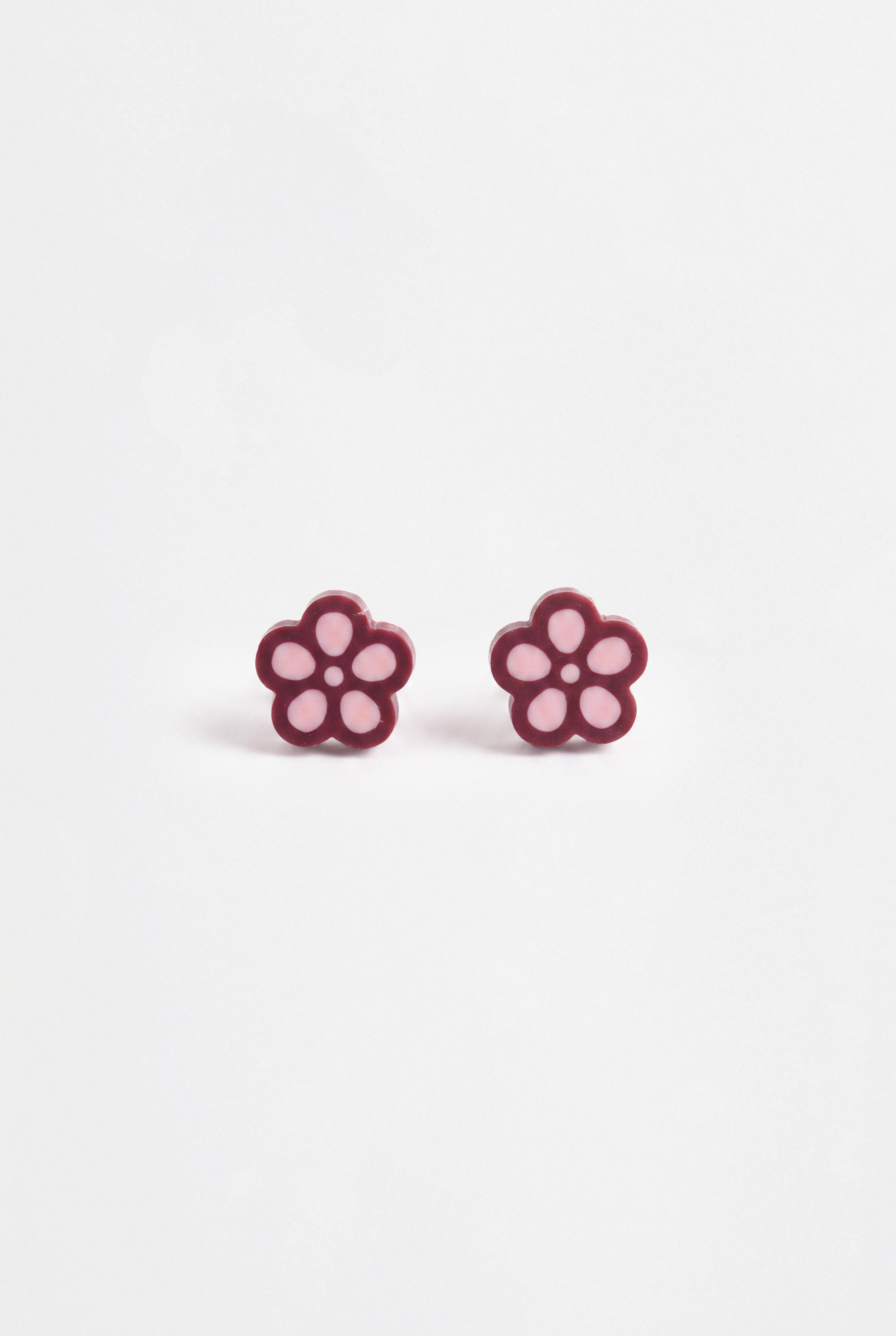 Floral necklace and earrings set — WHITE