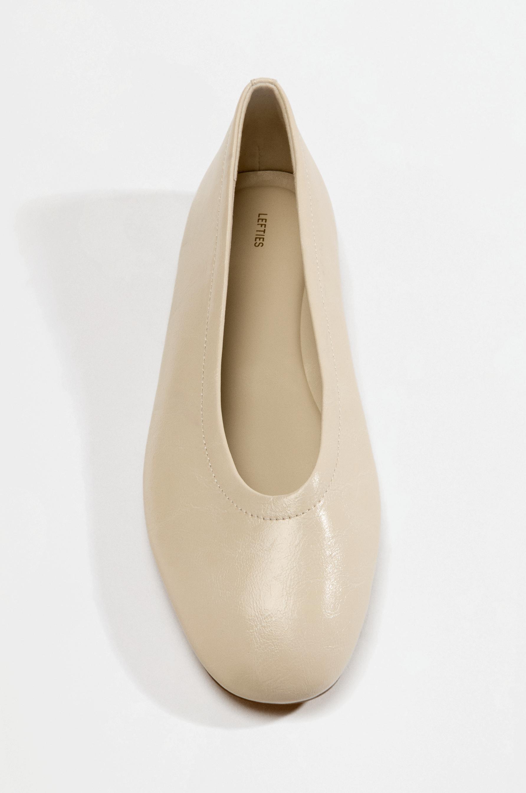 Minimalist ballet flats — ECRU