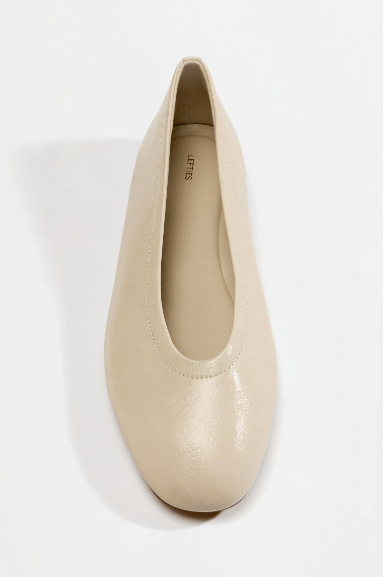 Minimalist ballet flats — ECRU