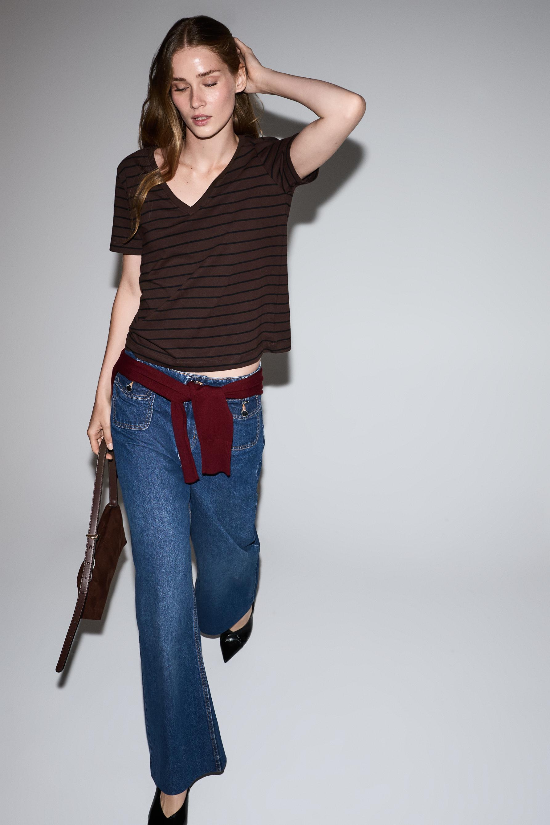 Basic V-neck T-shirt — BLACK-BROWN