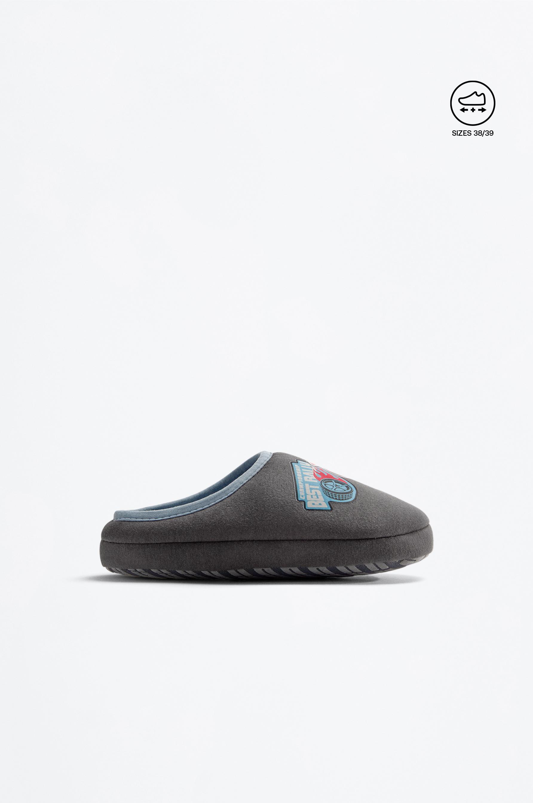 Zapatilla de casa motos