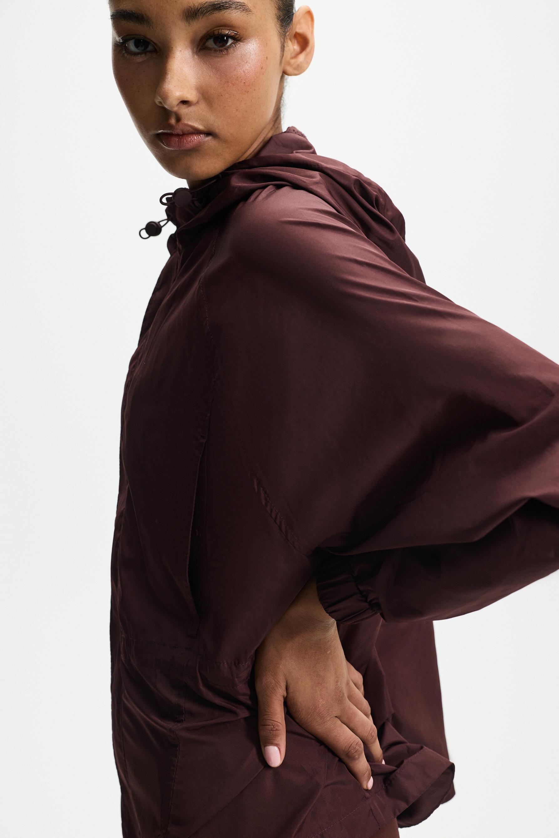 Gathered sports windbreaker — WINE