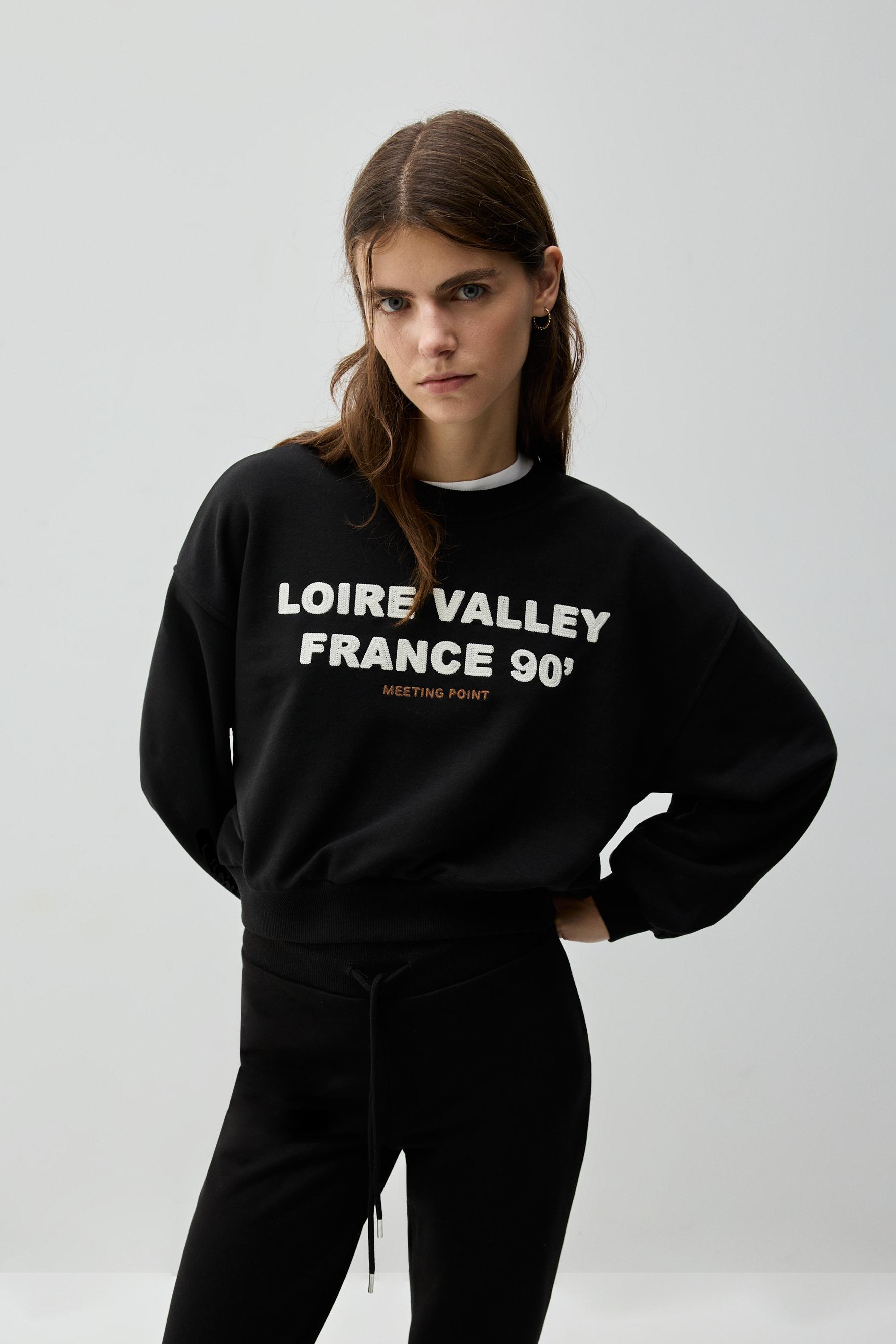 Sudadera cropped bordado