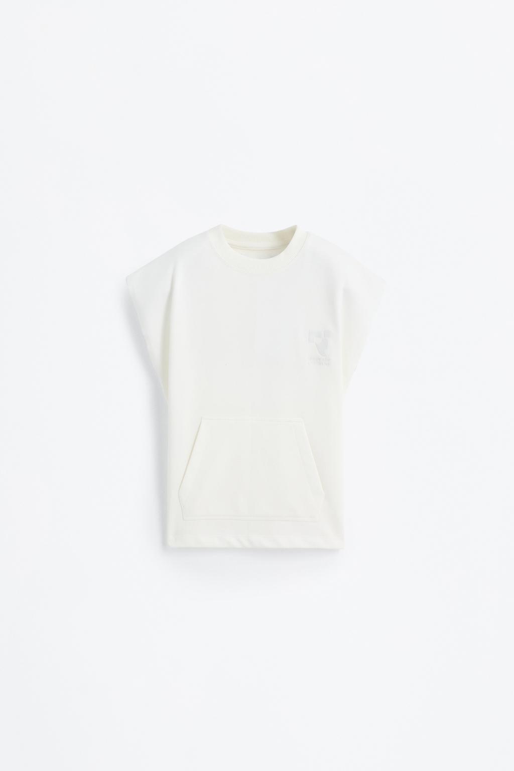 Sleeveless sweatshirt
