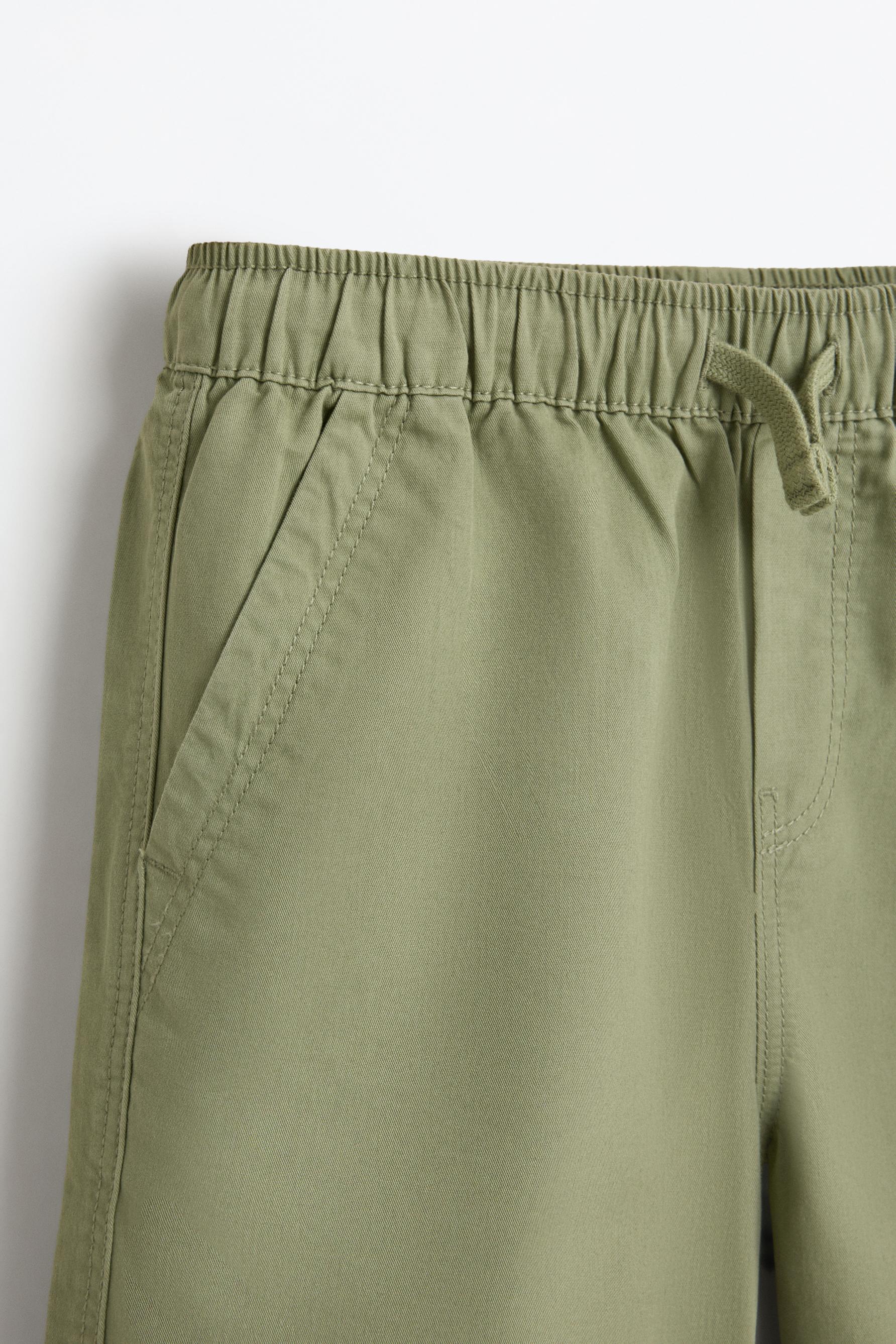Bermuda jogger shorts — GREENISH