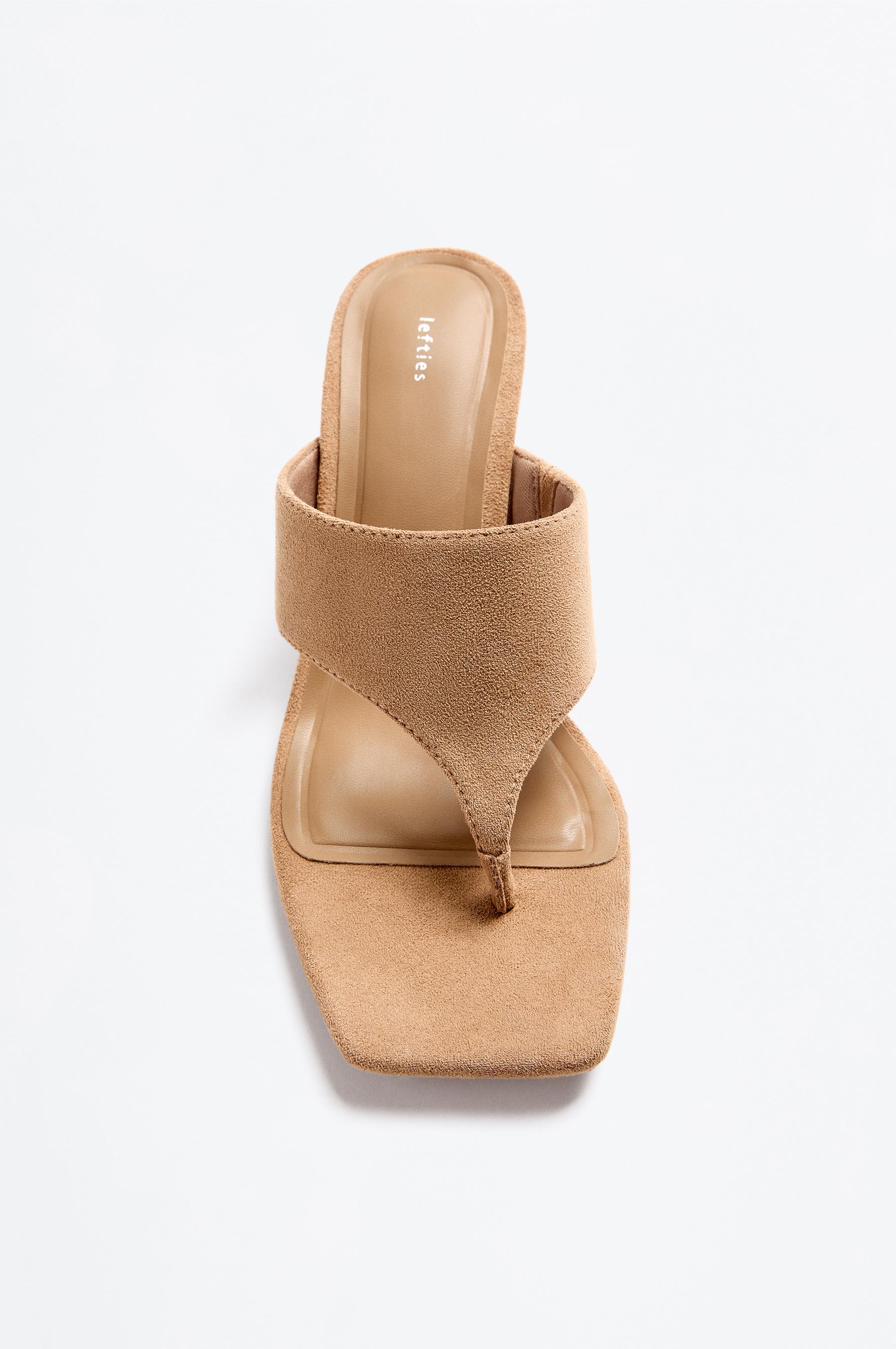 Toe-post heel sandals — BROWN