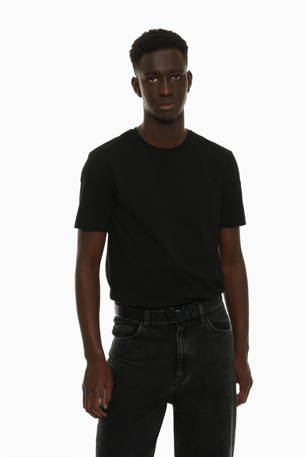 Slim fit basic T-shirt