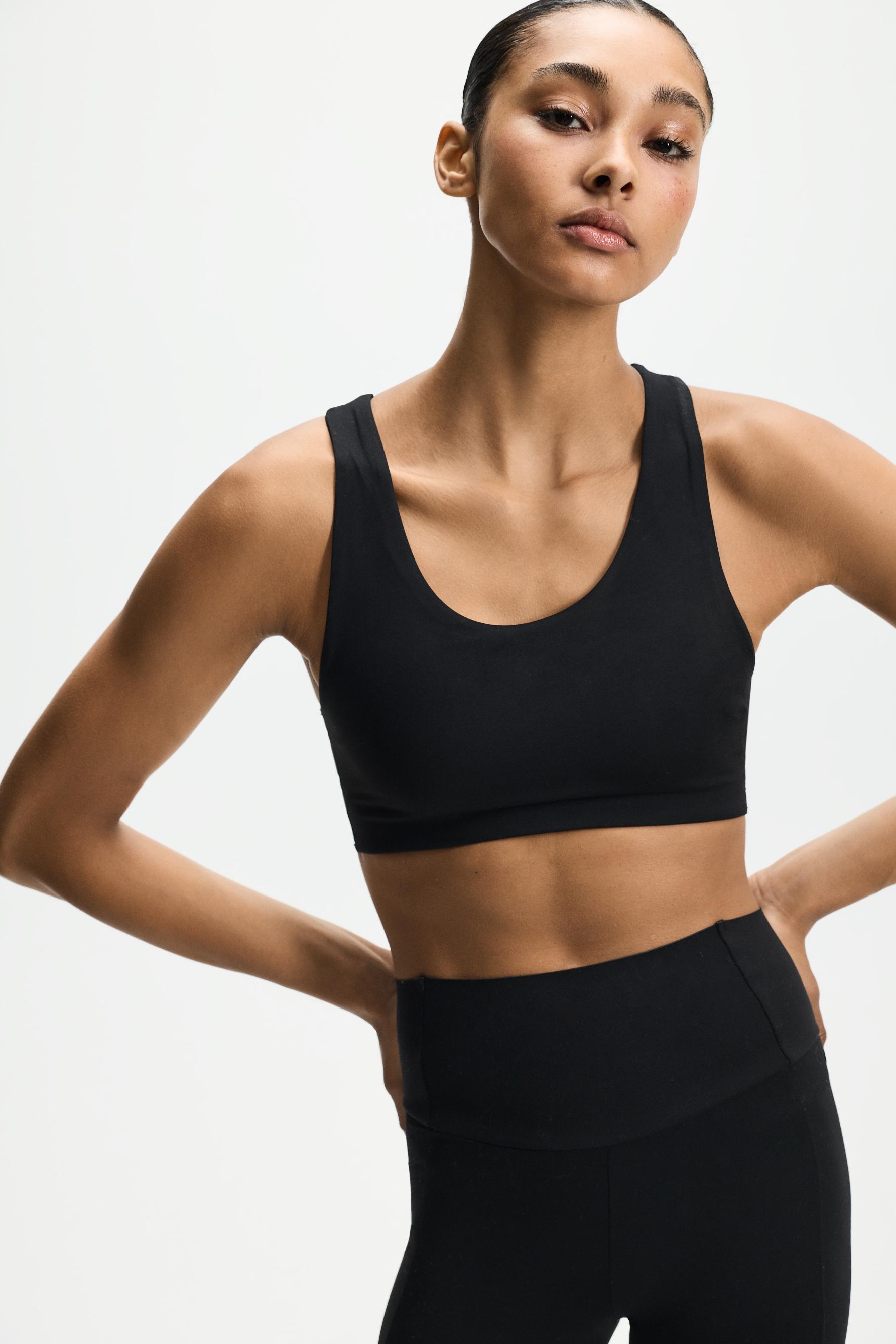 Shape-effect sports top — BLACK