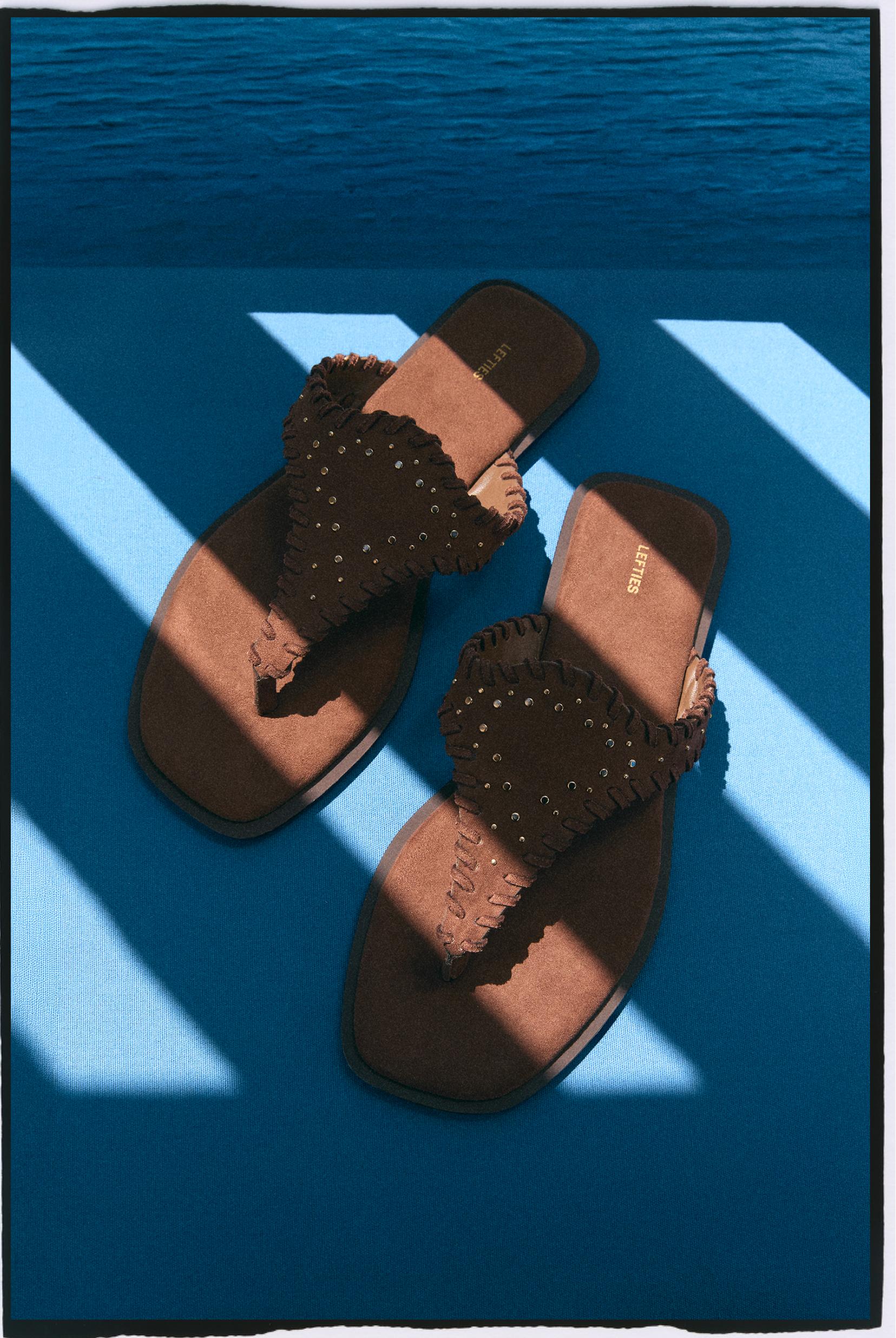Flat studded sandals — BROWN