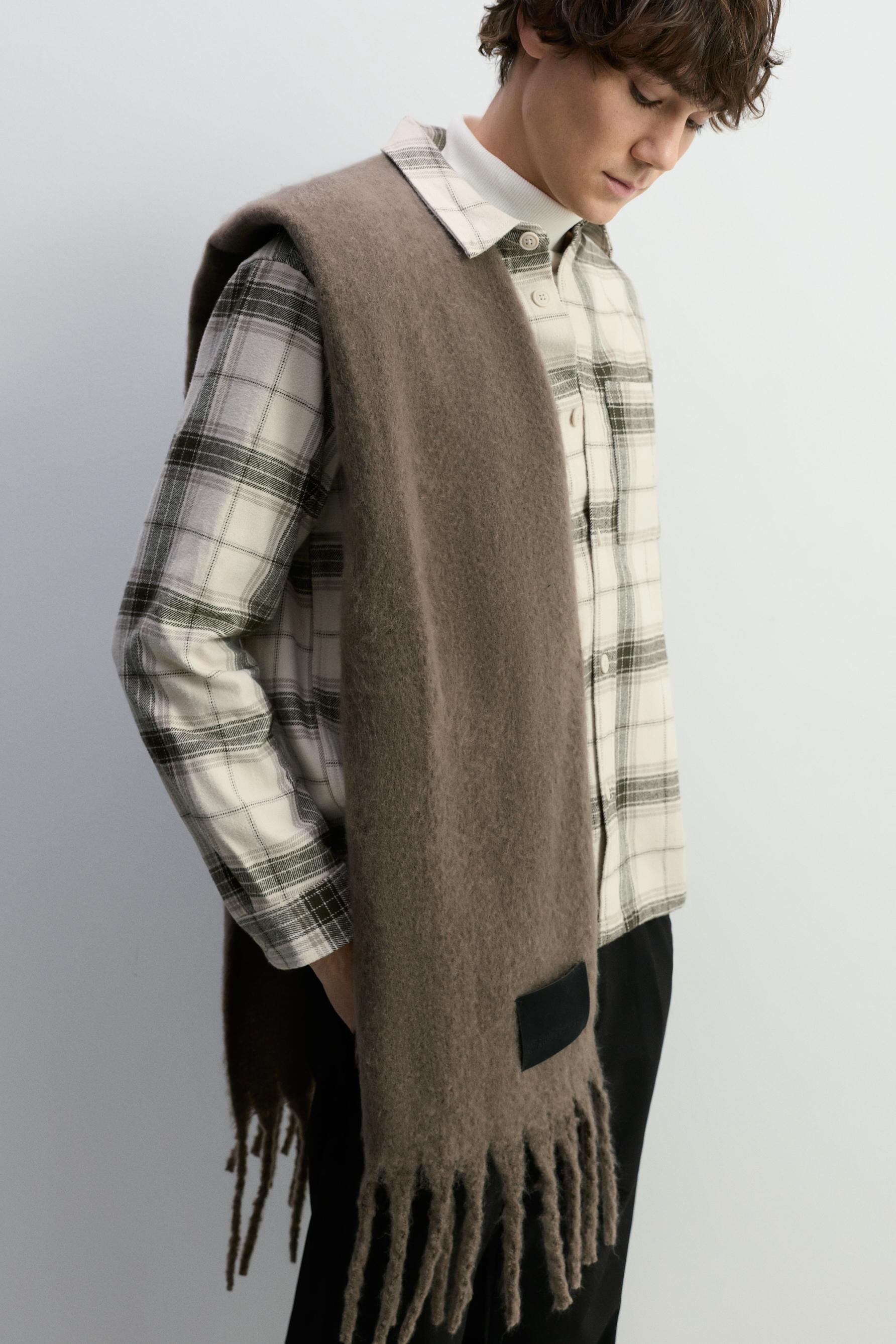 Bufanda parche flecos