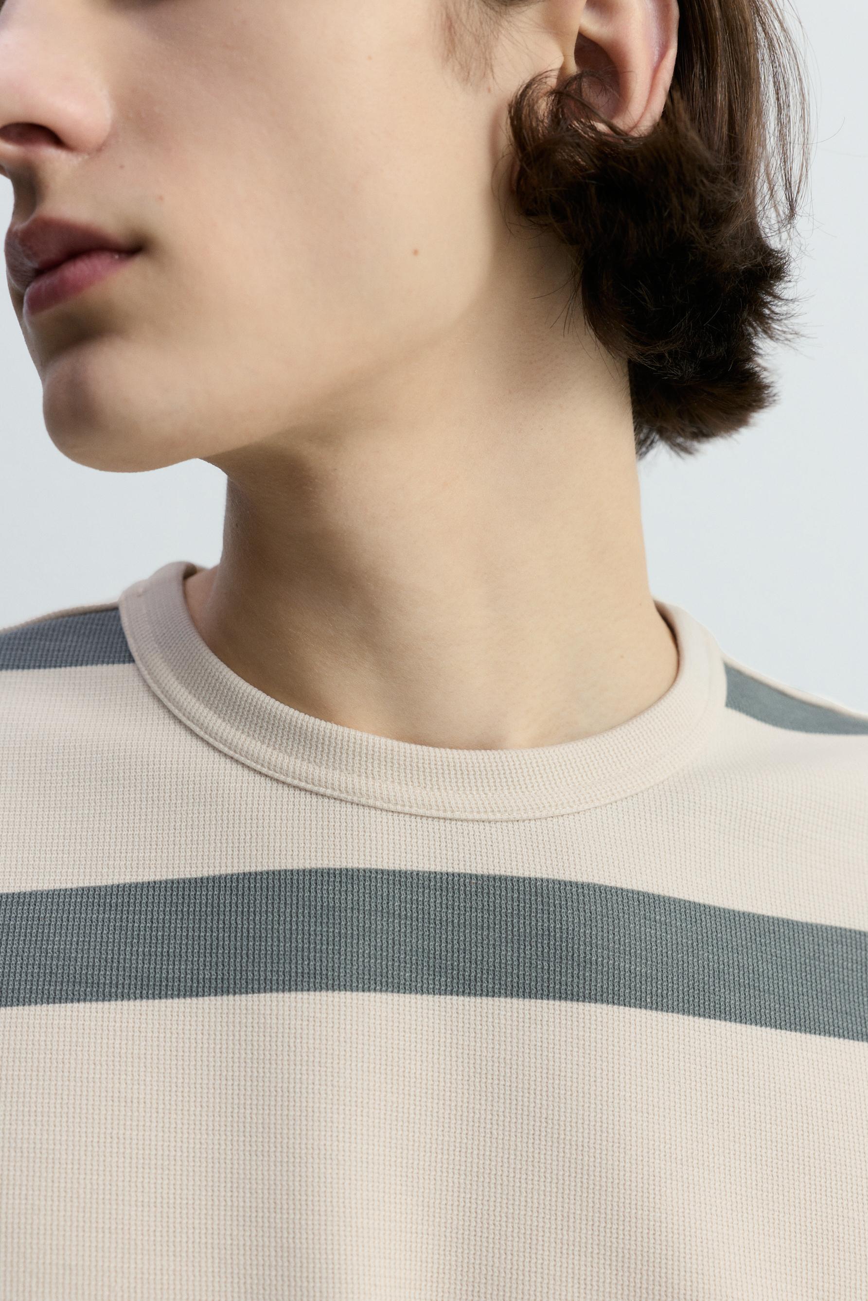 Textured striped T-shirt — BLUE GREY