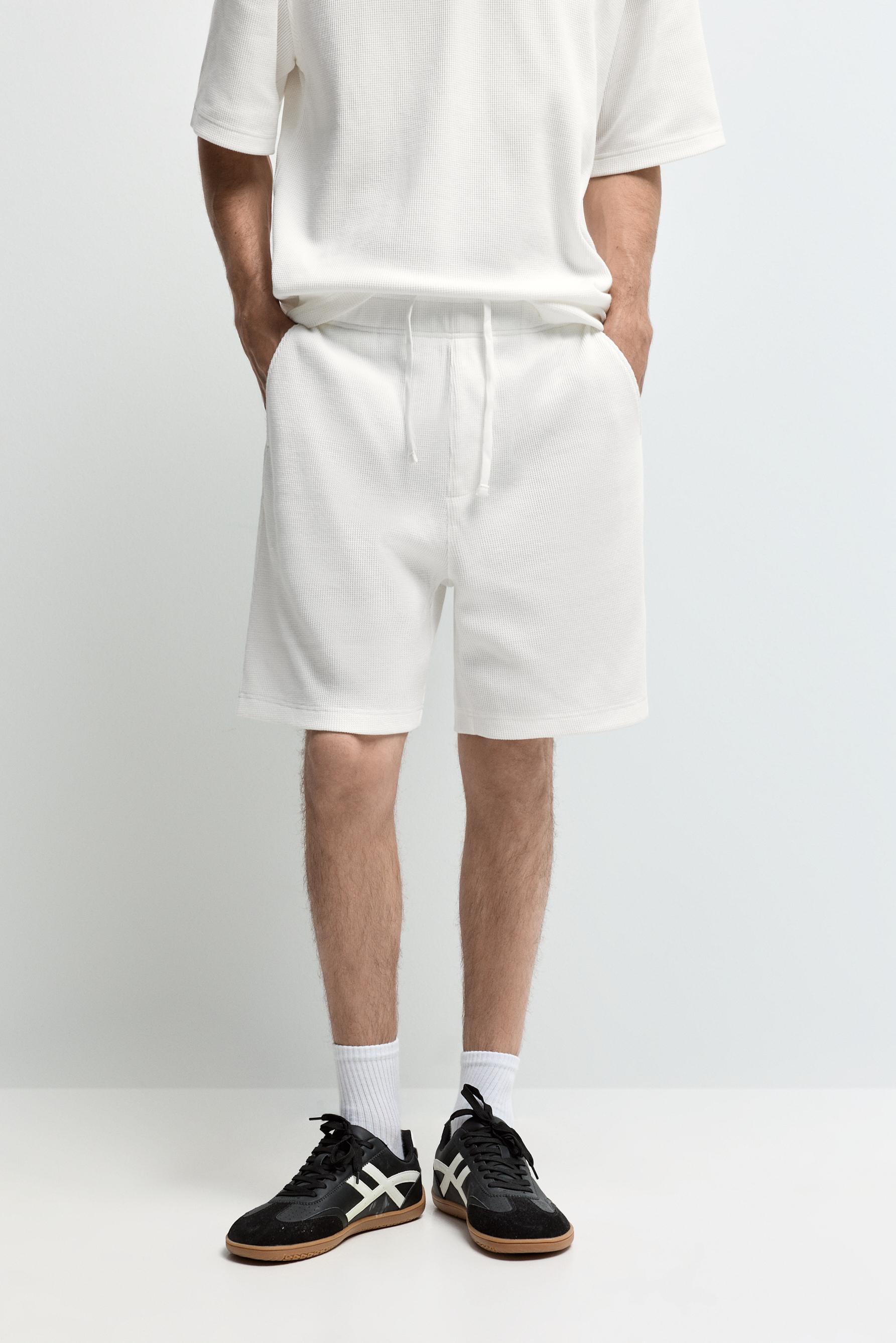 Waffle-knit textured Bermuda shorts — WHITE