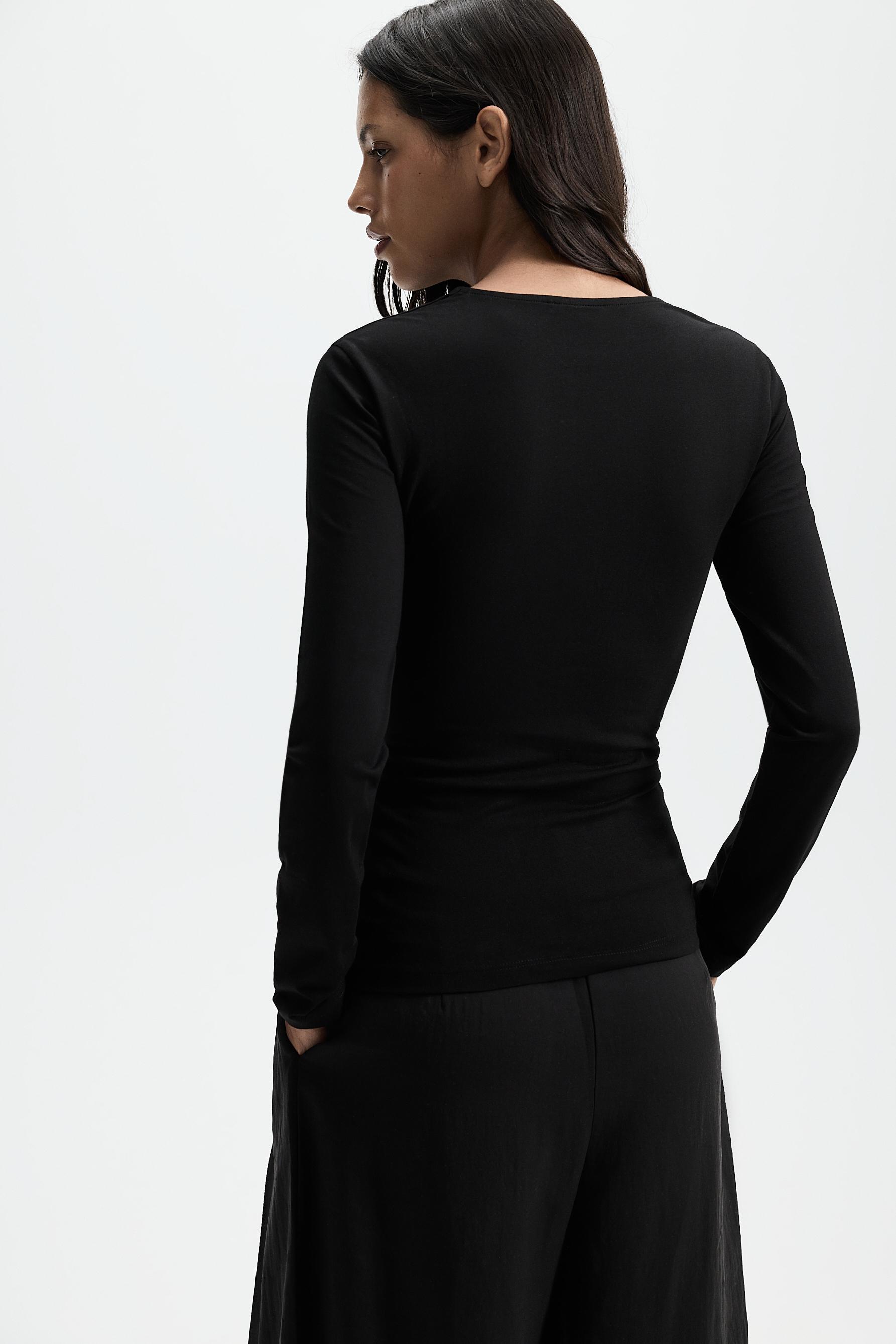 Long sleeve V-neck T-shirt — BLACK