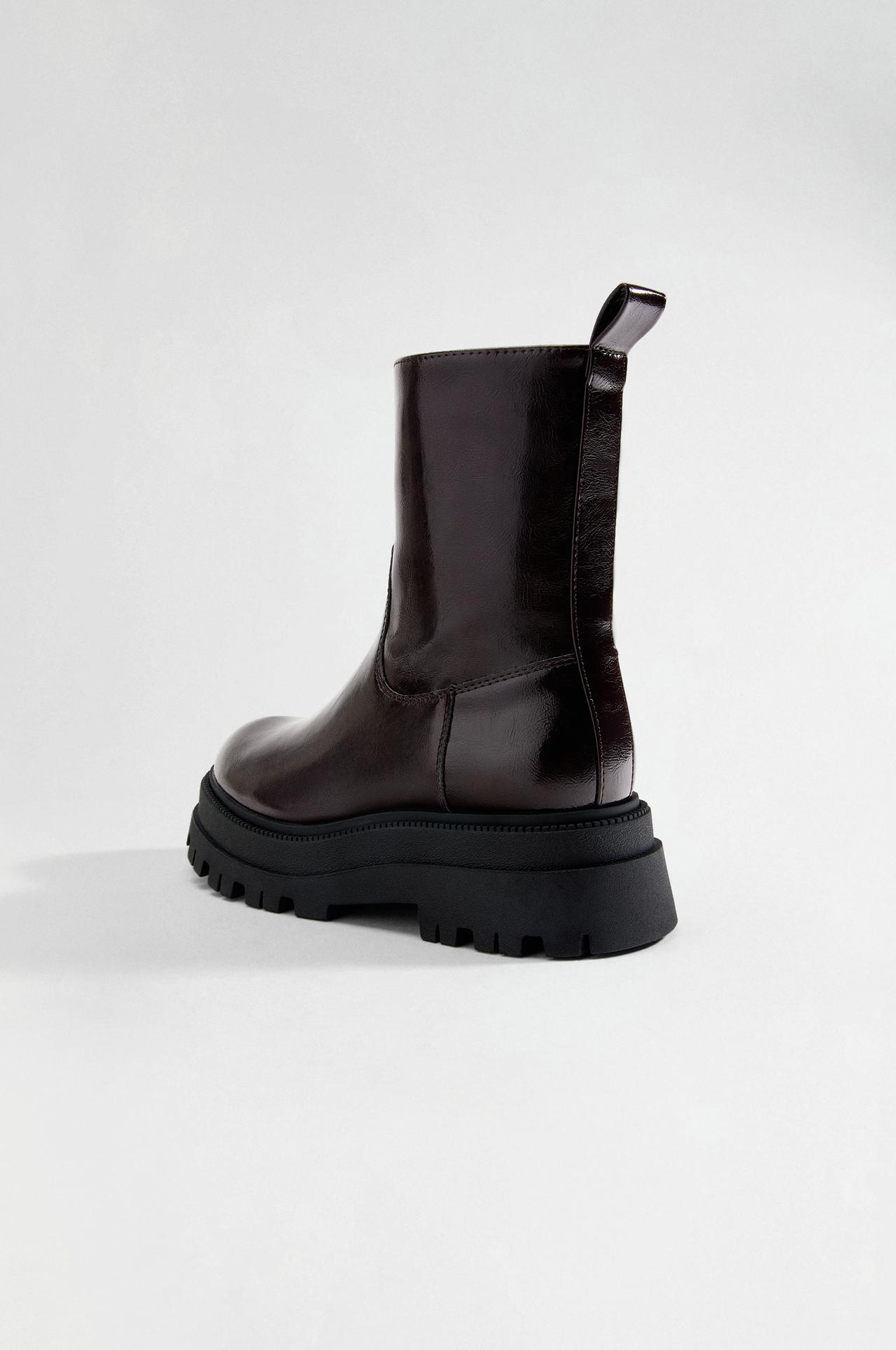 Flat track ankle boots — BROWN