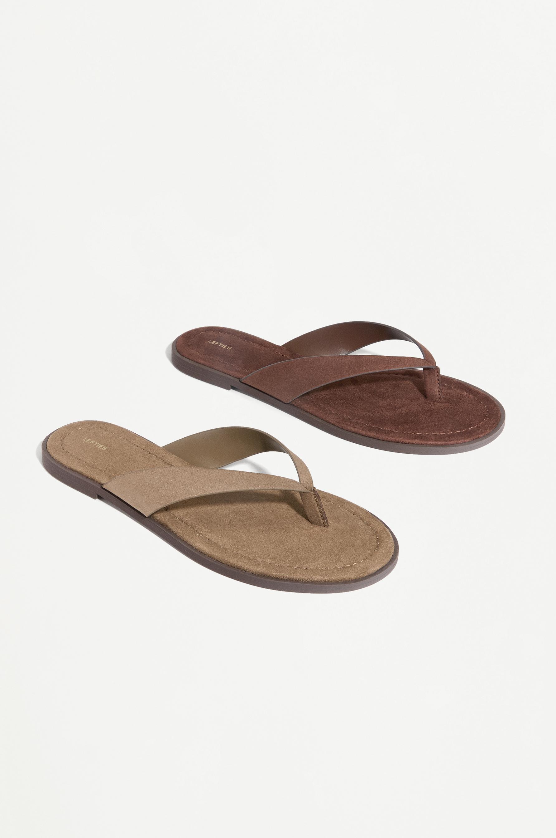 Flat toe-post sandals — BROWN