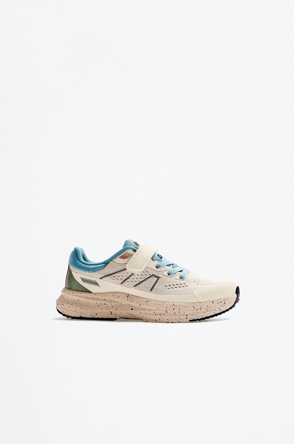 Technical Woven Sport Shoe