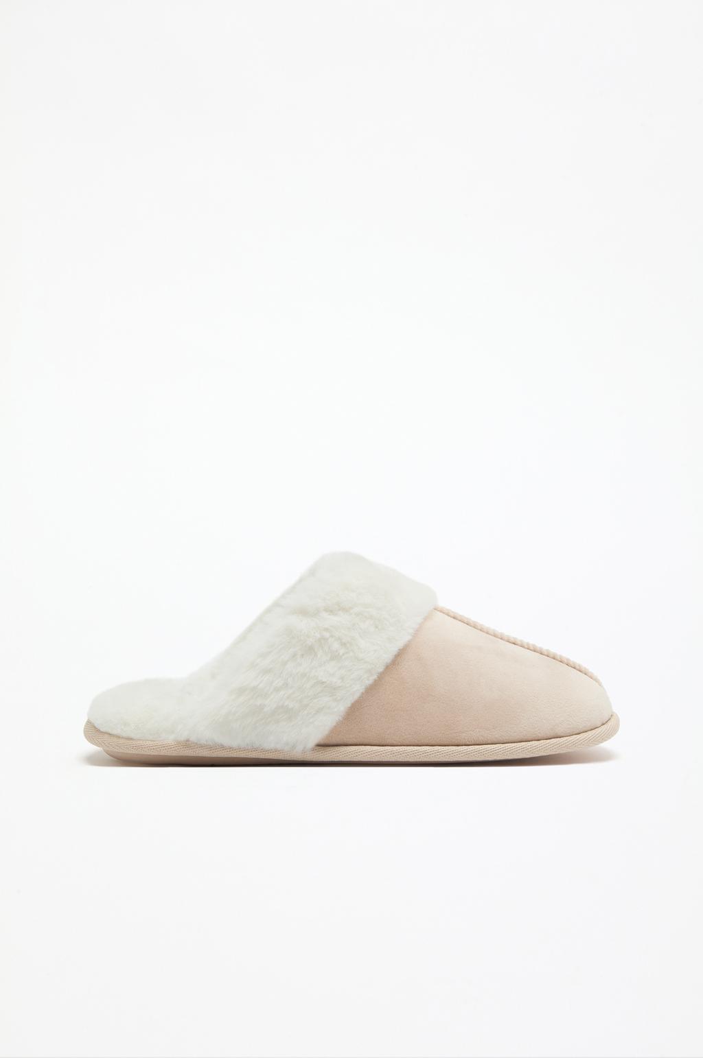 Faux fur house slippers