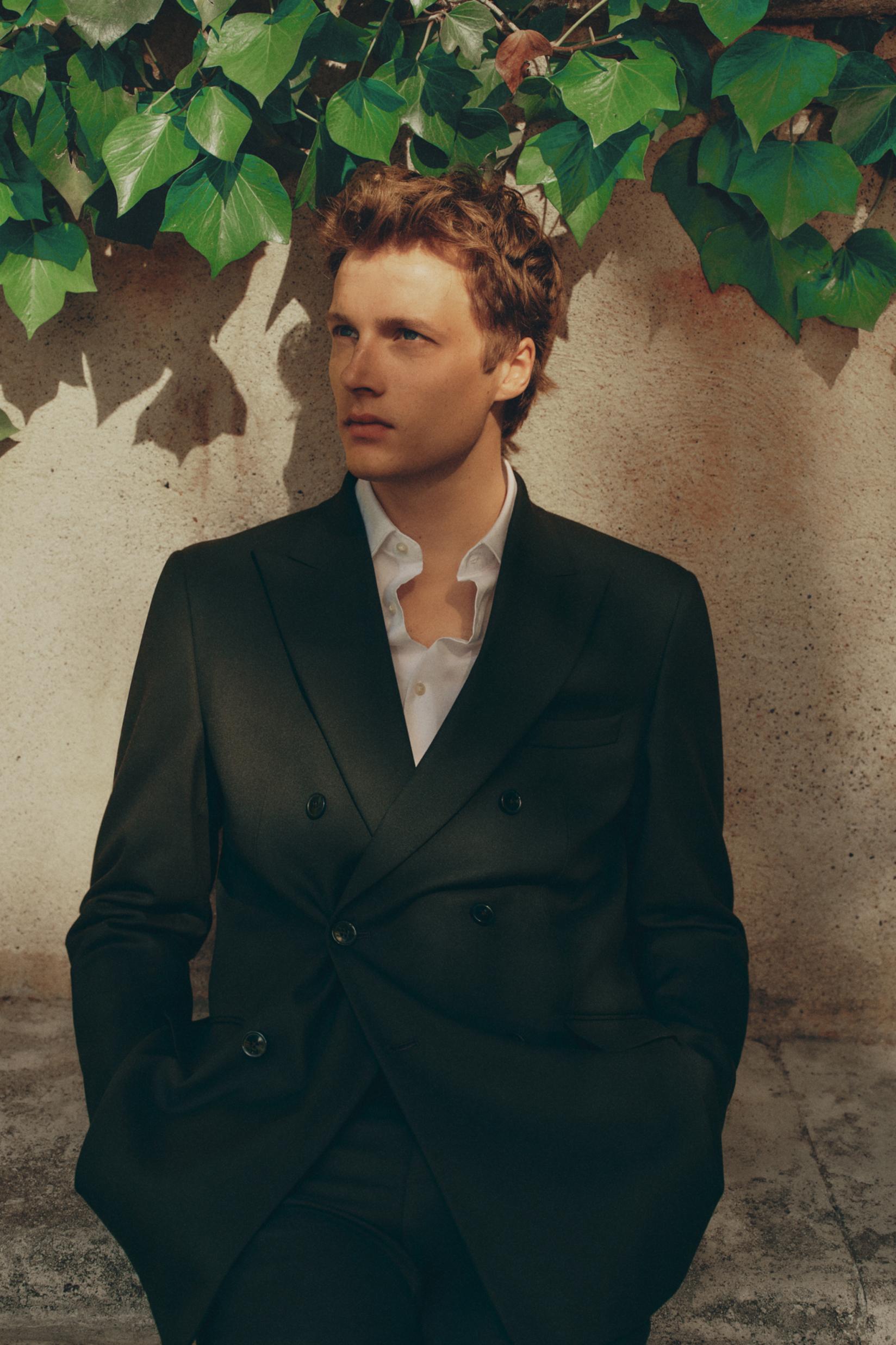 Slim fit double-breasted blazer — NAVY