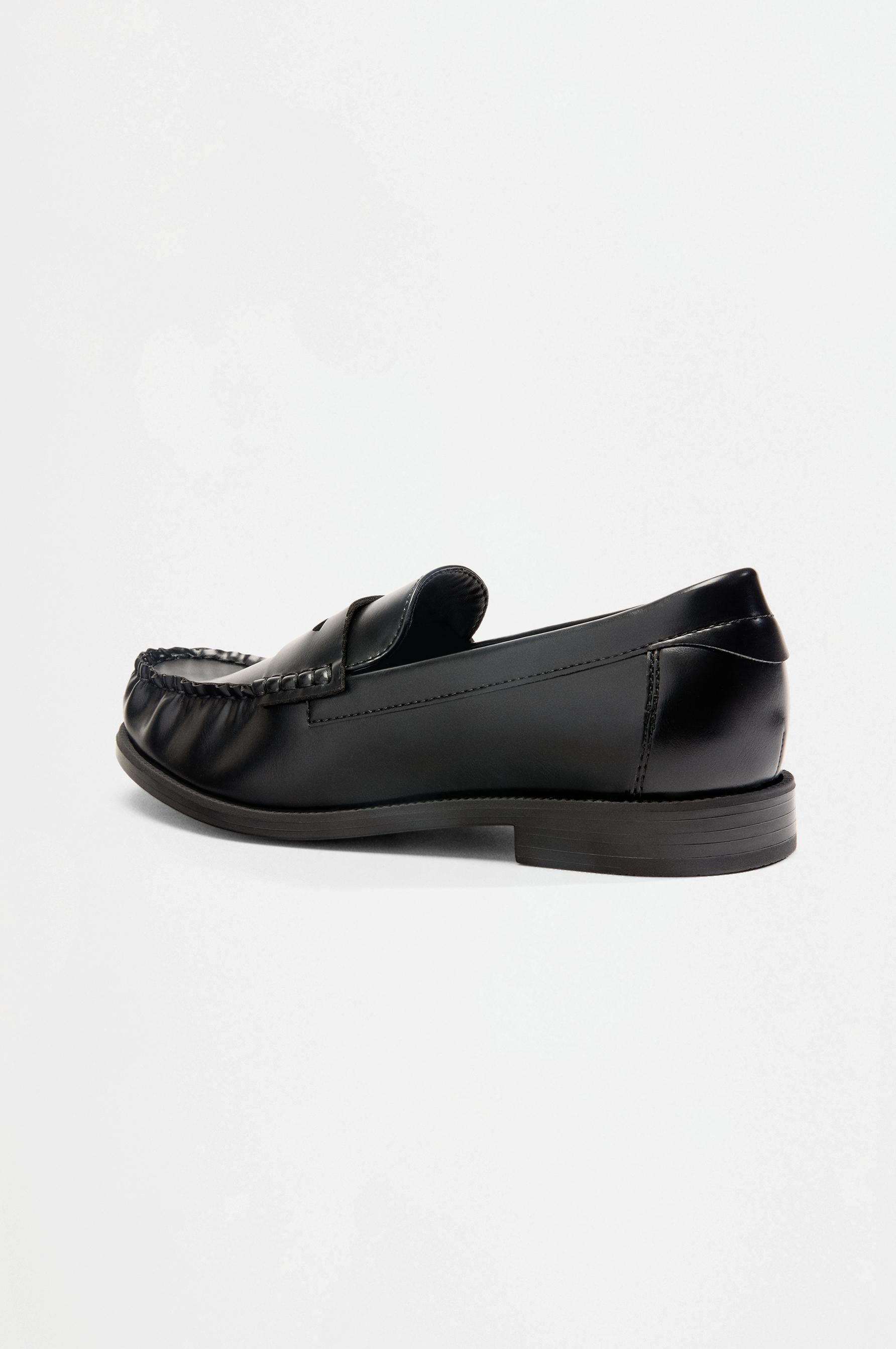 Gathered loafers — BLACK