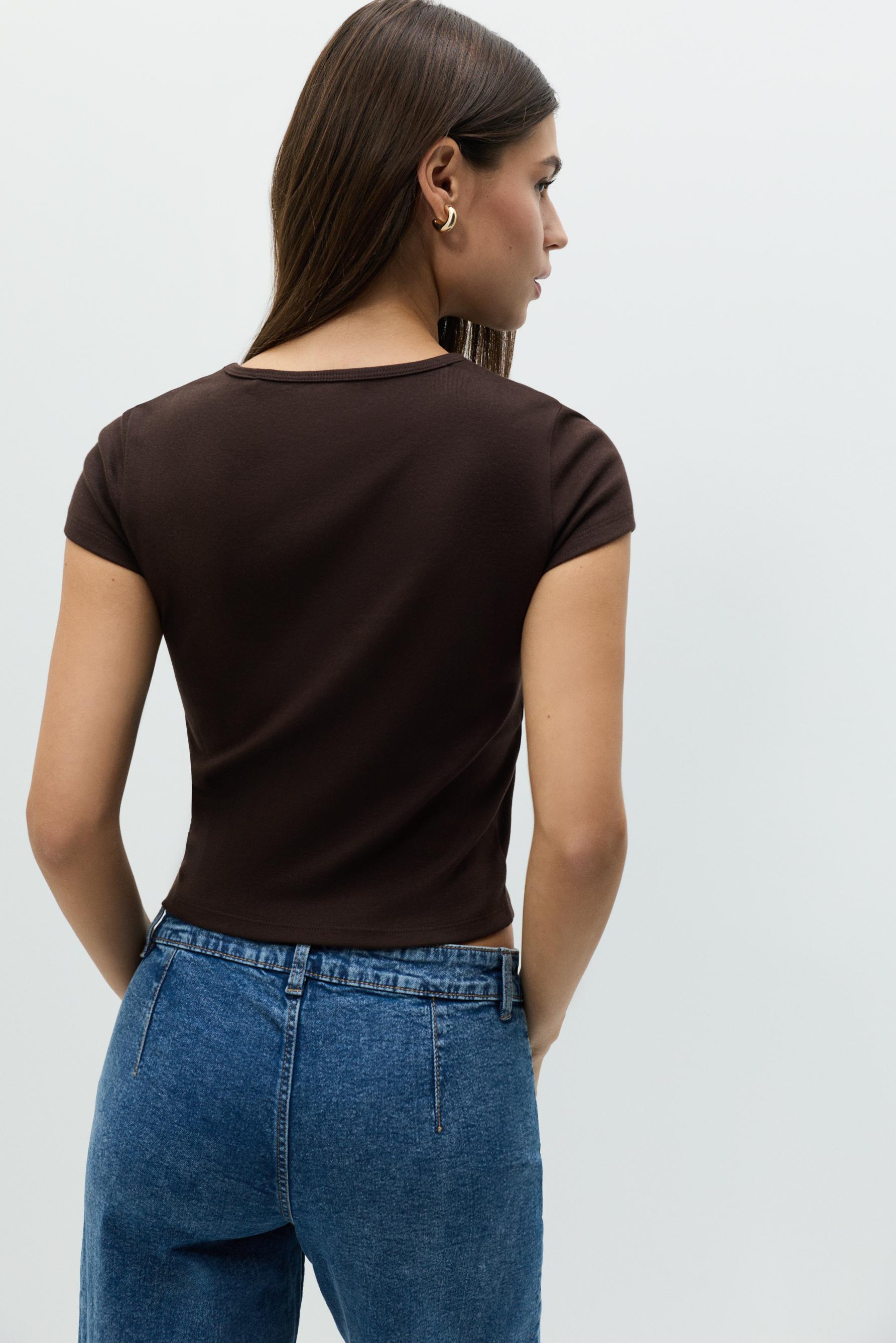 Basic T-shirt — DARK BROWN