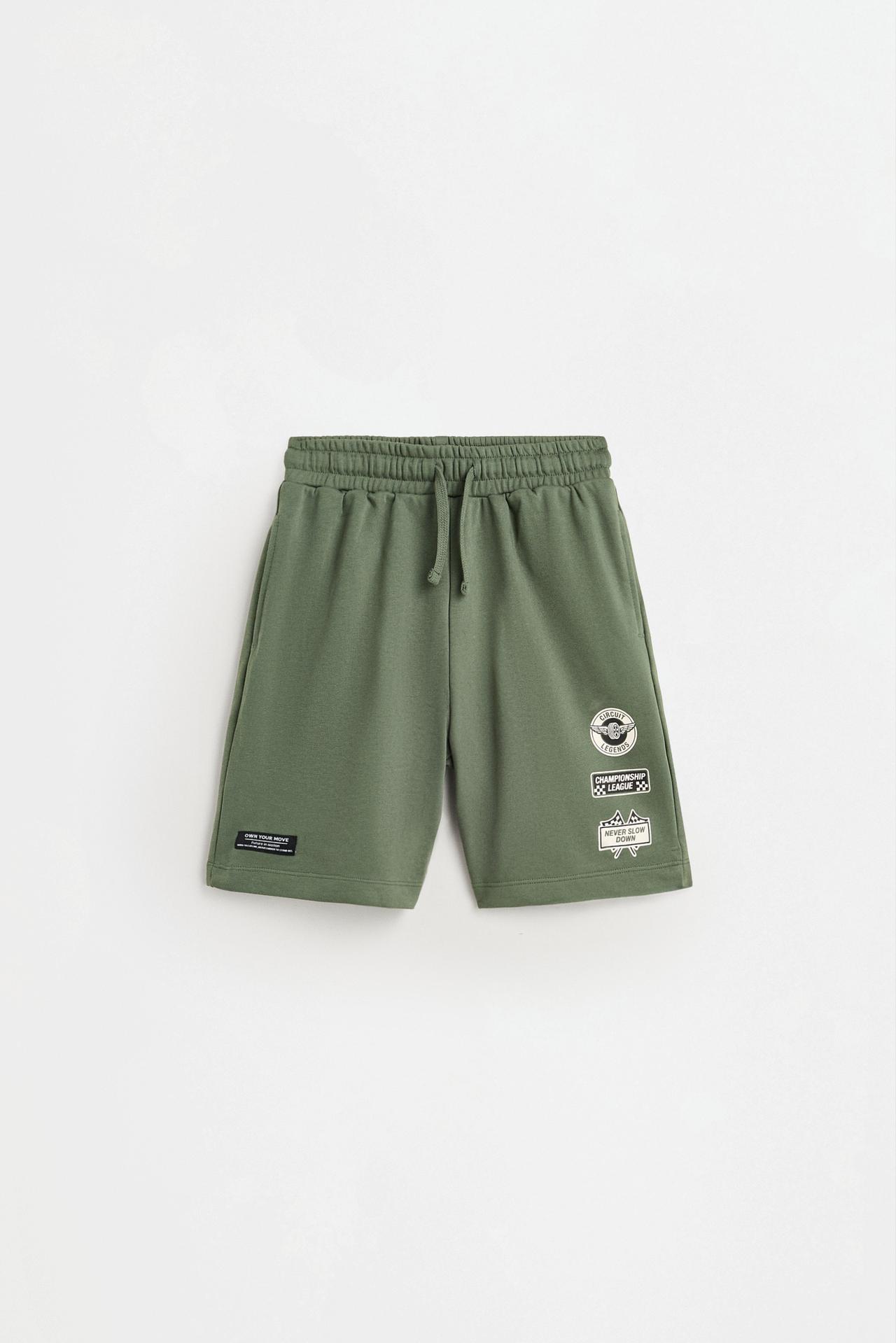 Plush Bermuda shorts with text — EMERALD GREEN