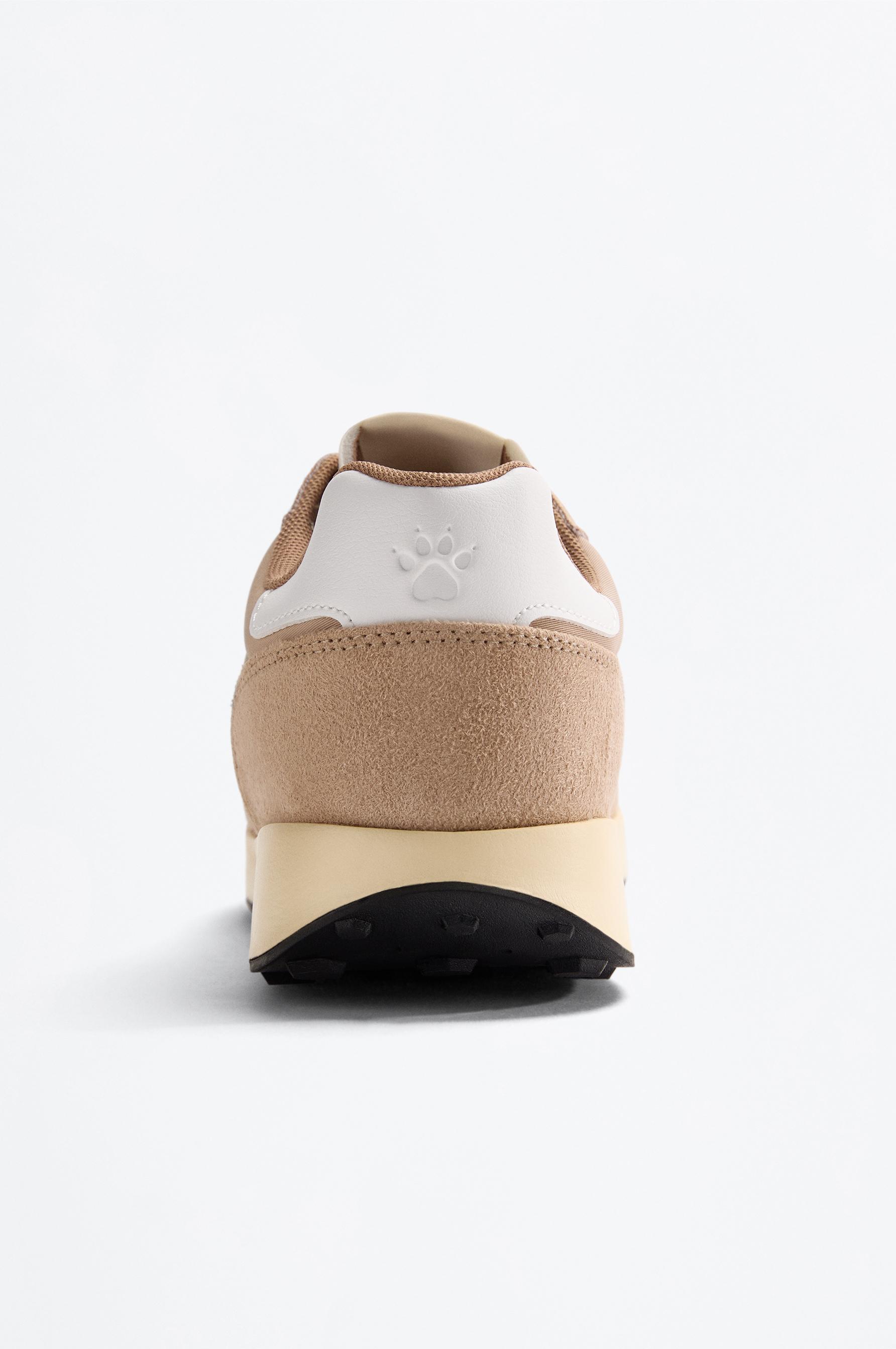 Kelme casual sports shoe — BROWN