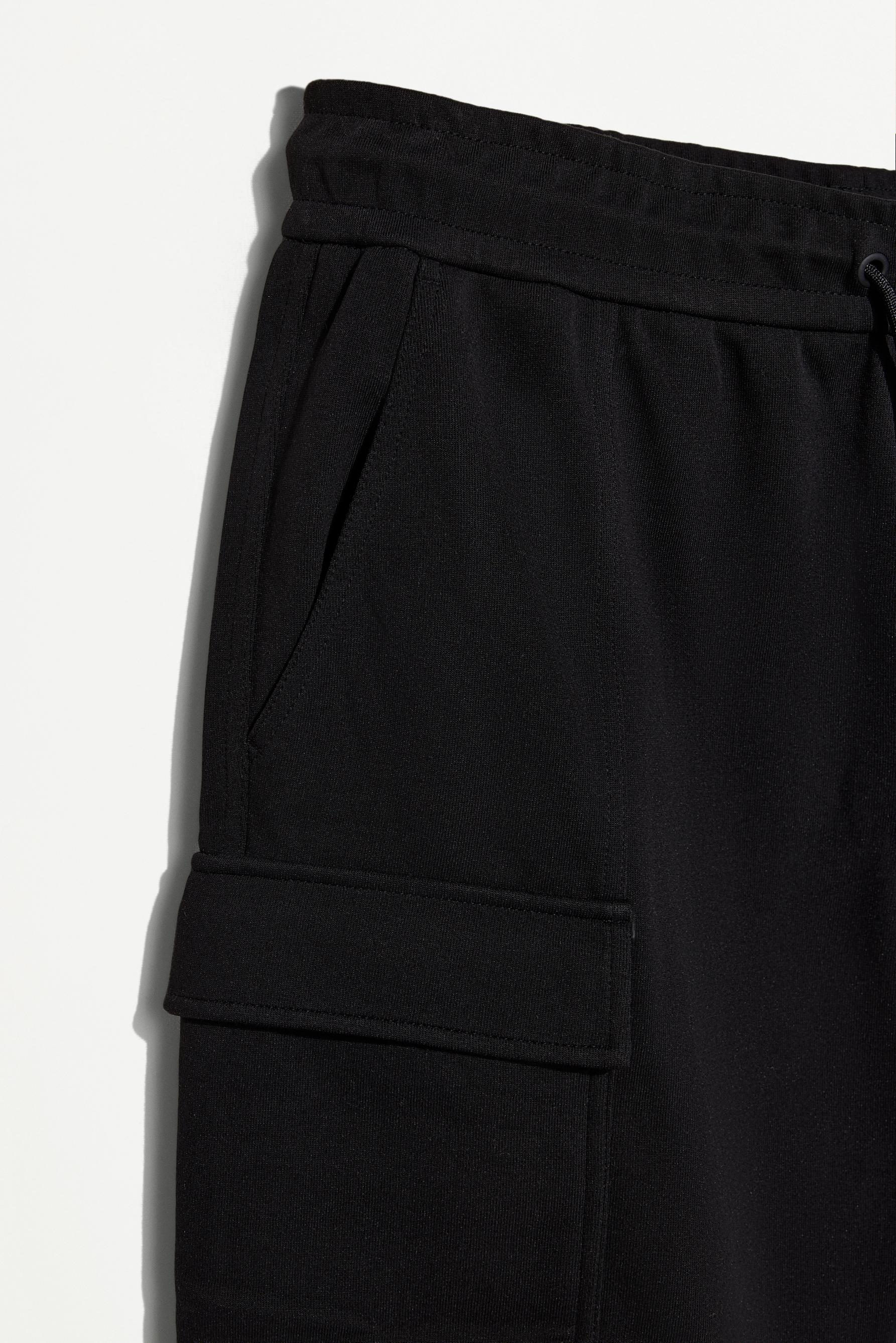 Interlock cargo Bermuda shorts — BLACK