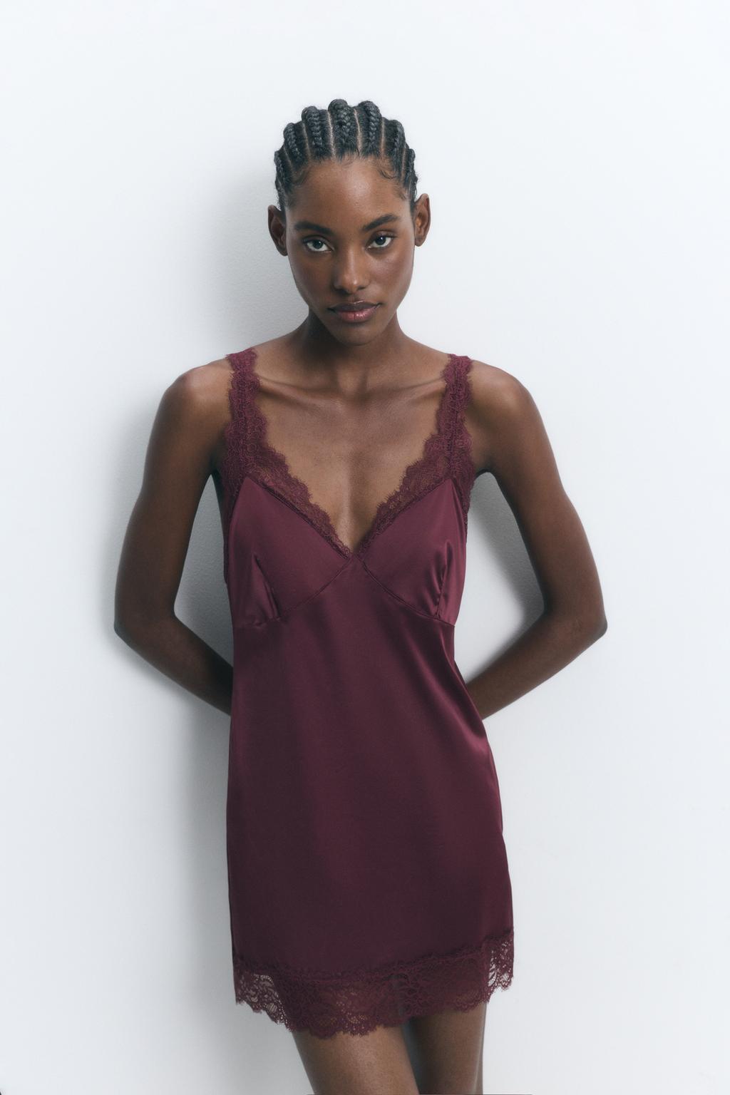 Short sateen nightdress