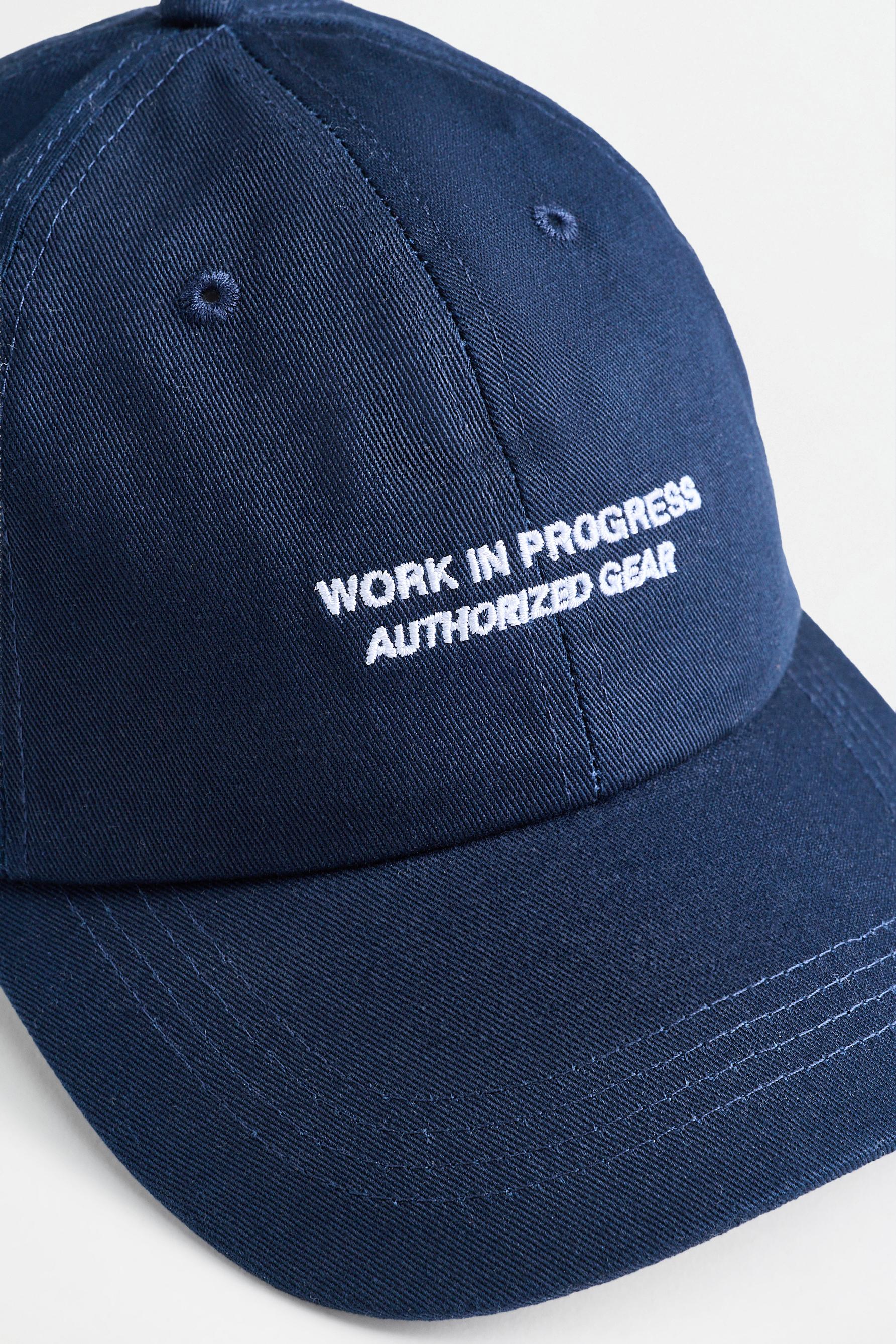 Text embroidery cap — BLUE/WHITE