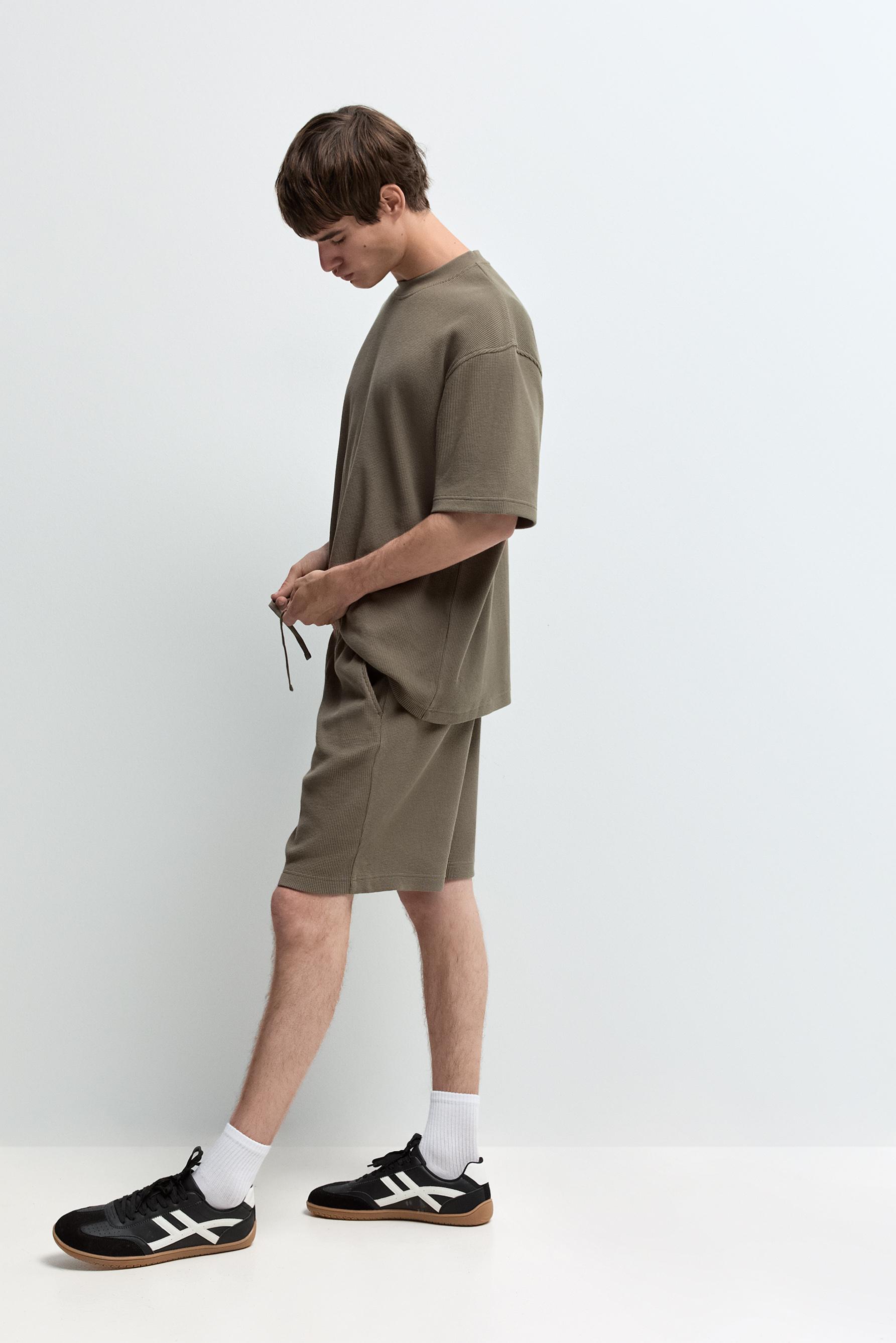 Waffle-knit textured Bermuda shorts — MEDIUM KHAKI