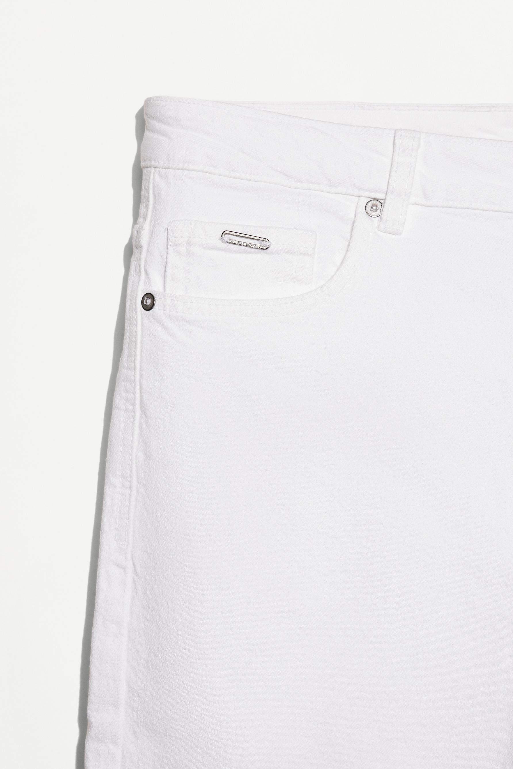 Slim denim Bermuda shorts — WHITE