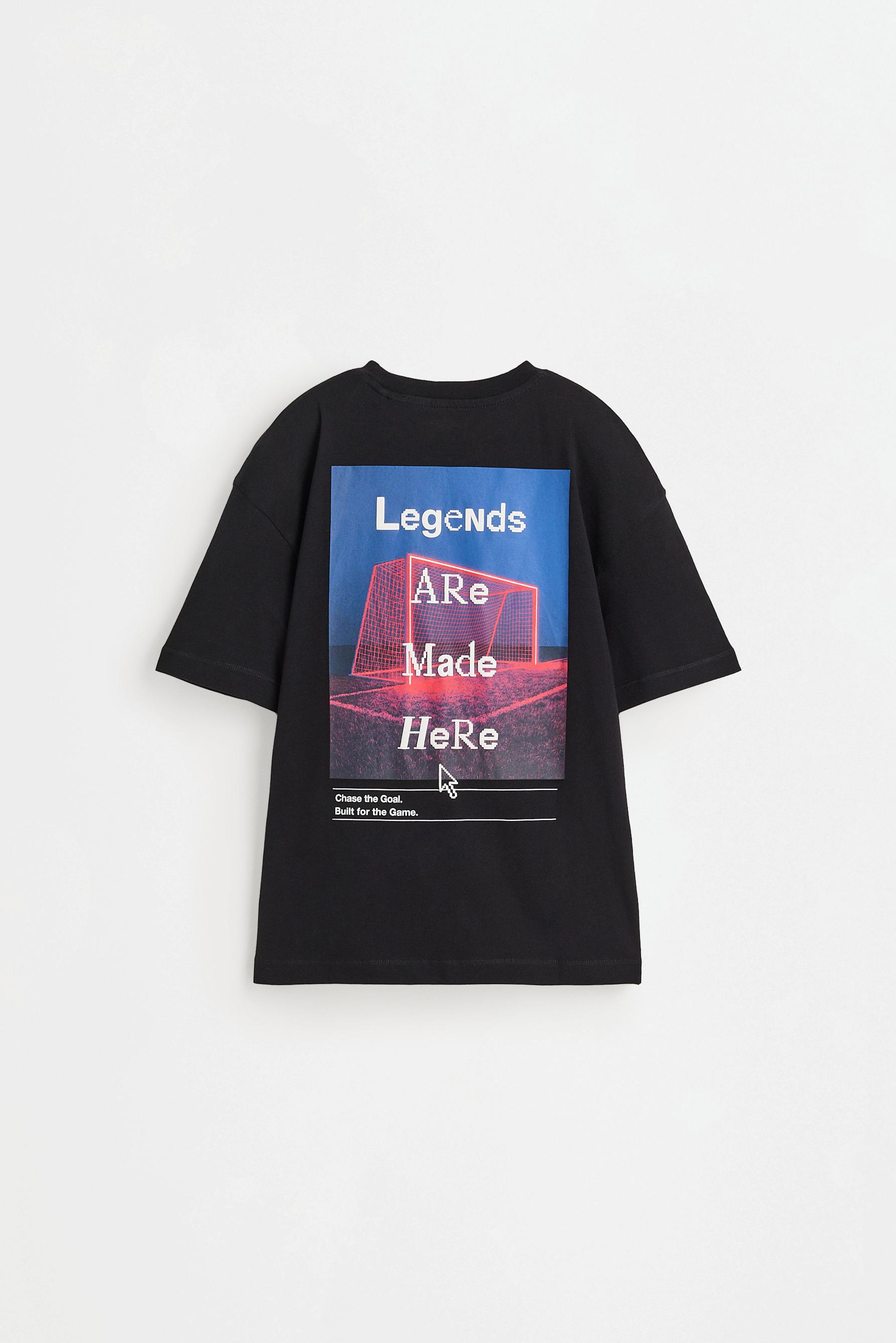 T-shirt with a maxi print on the back — BLACK