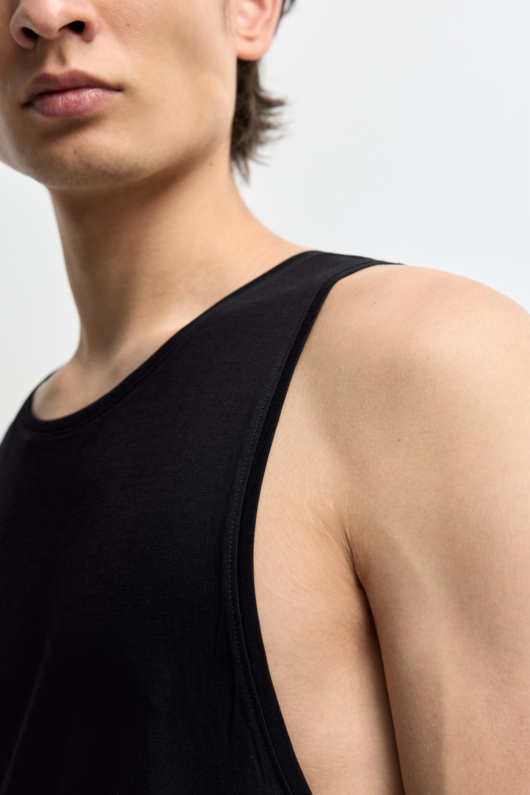 Basic tank top — BLACK