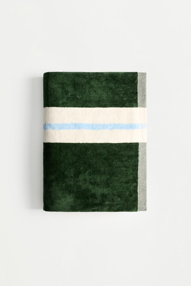 Soft striped towel — GREEN