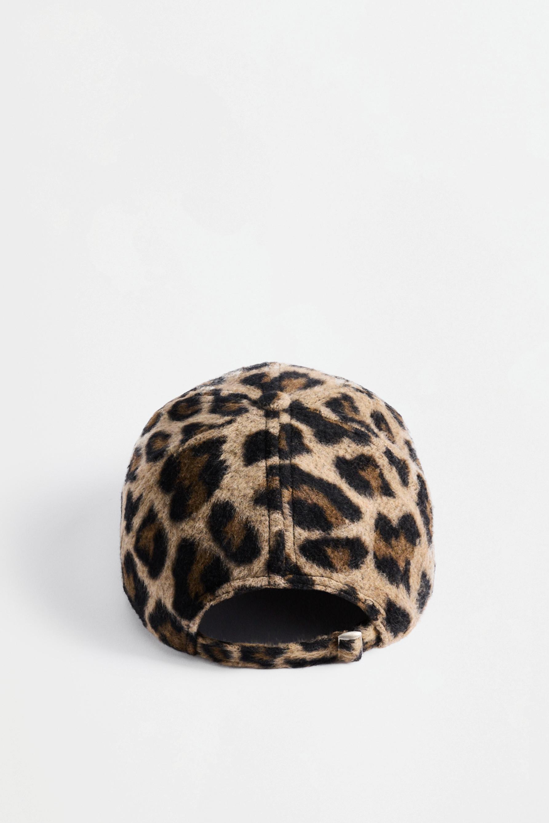 Leopard cap — LEOPARD PRINT