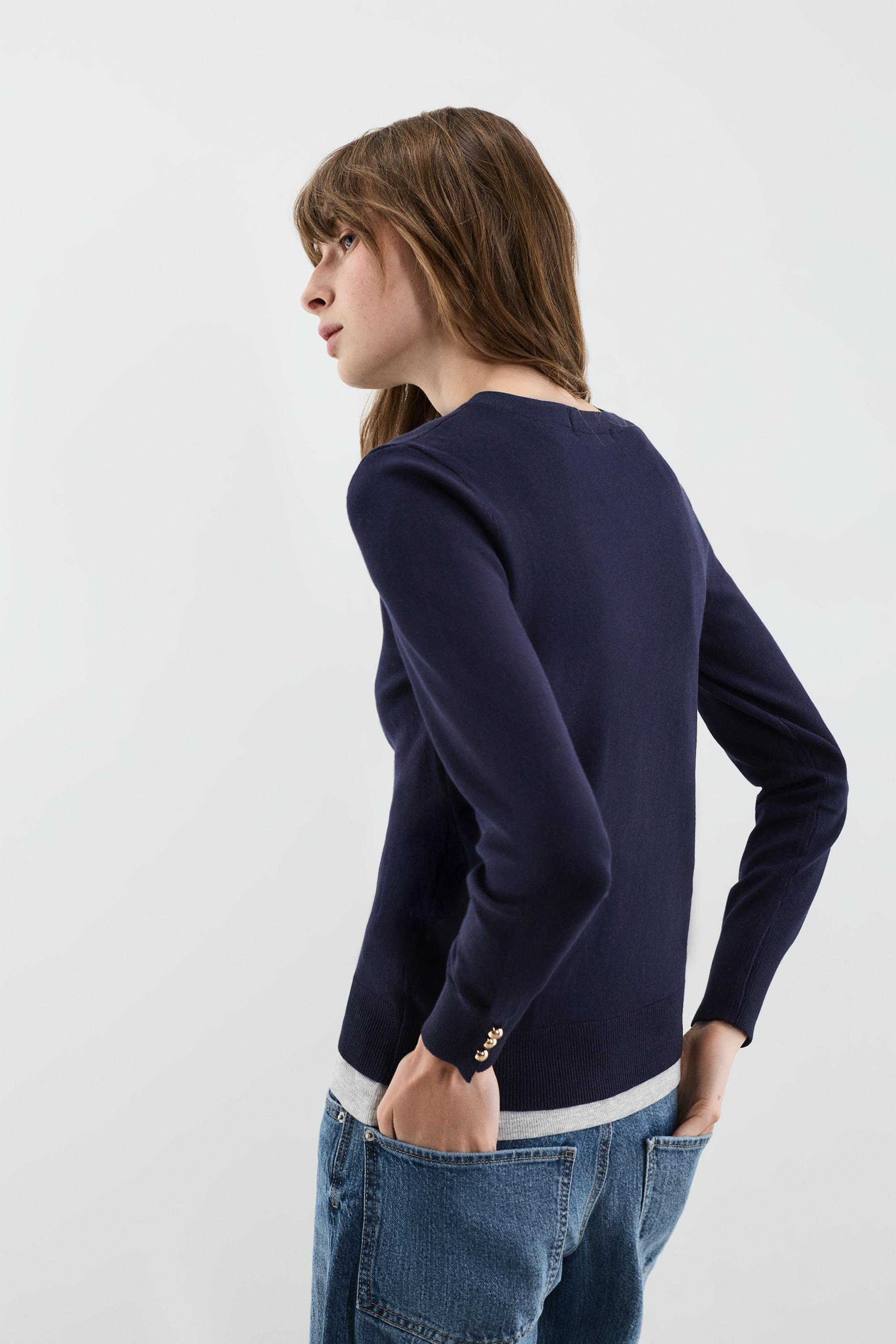 Basic gold button sweater — ELECTRIC BLUE