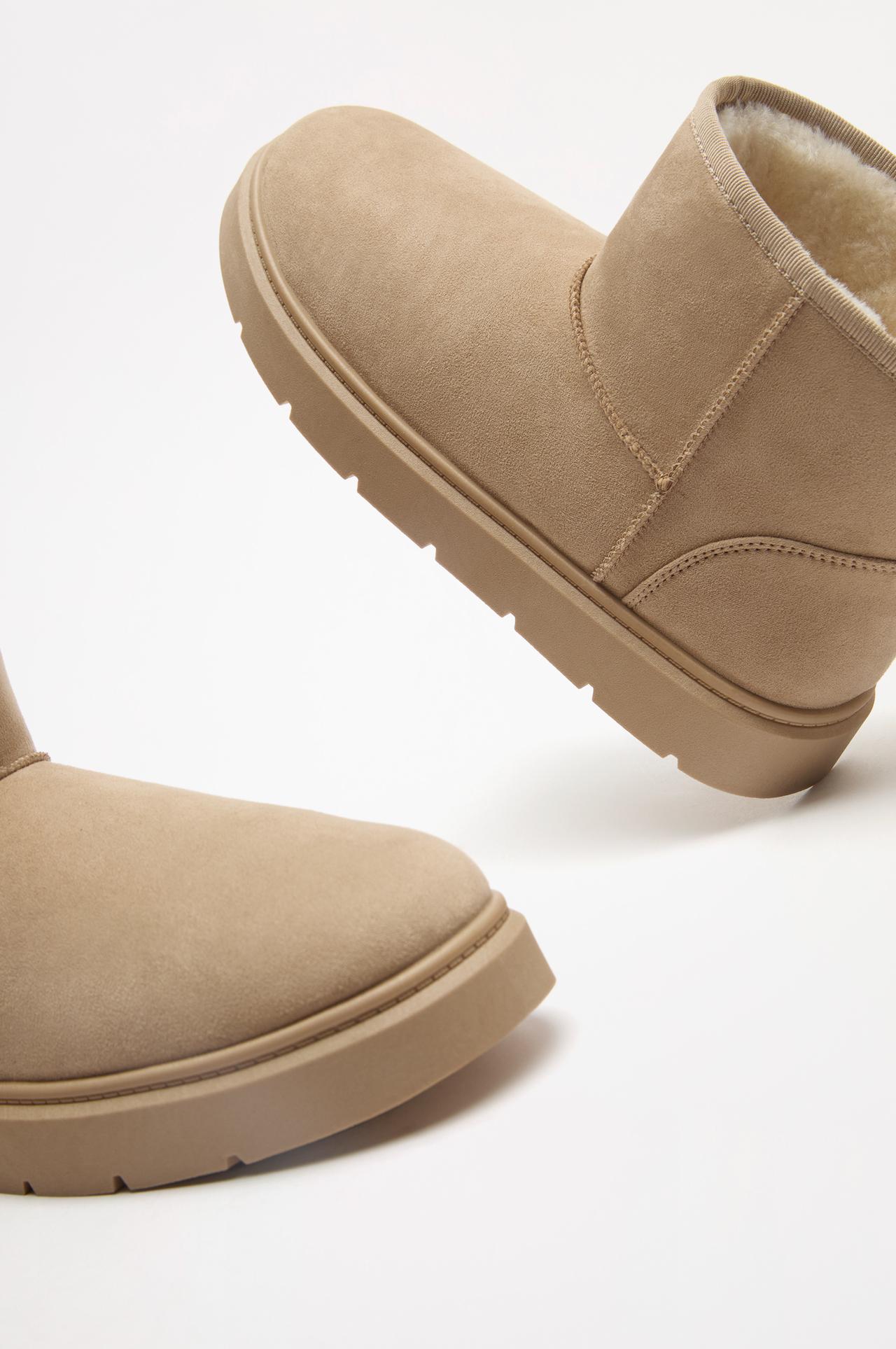 Flat fur ankle boots — BROWN