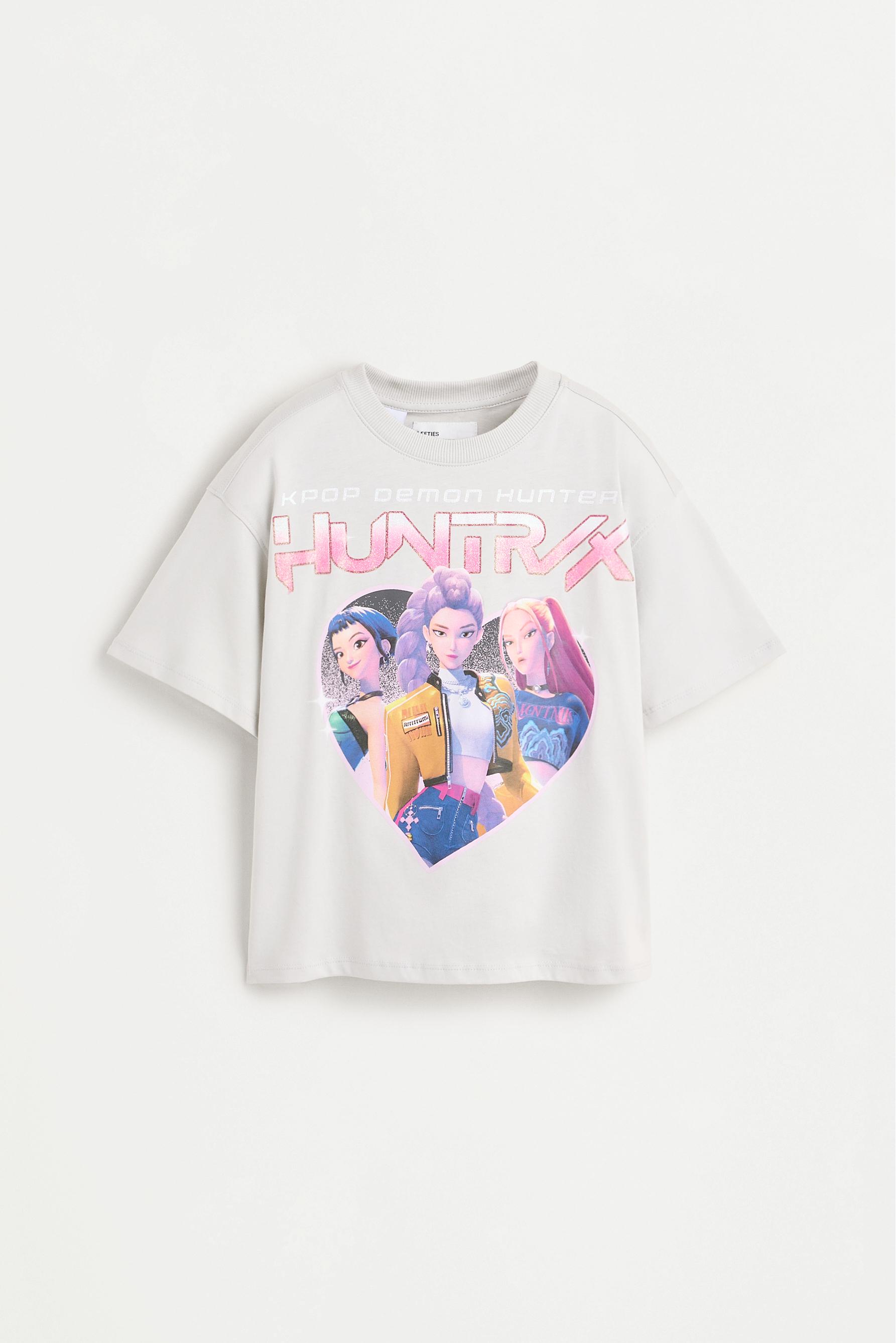 Huntrix K-Pop Demon Hunters ™/© Netflix T-shirt — GREY