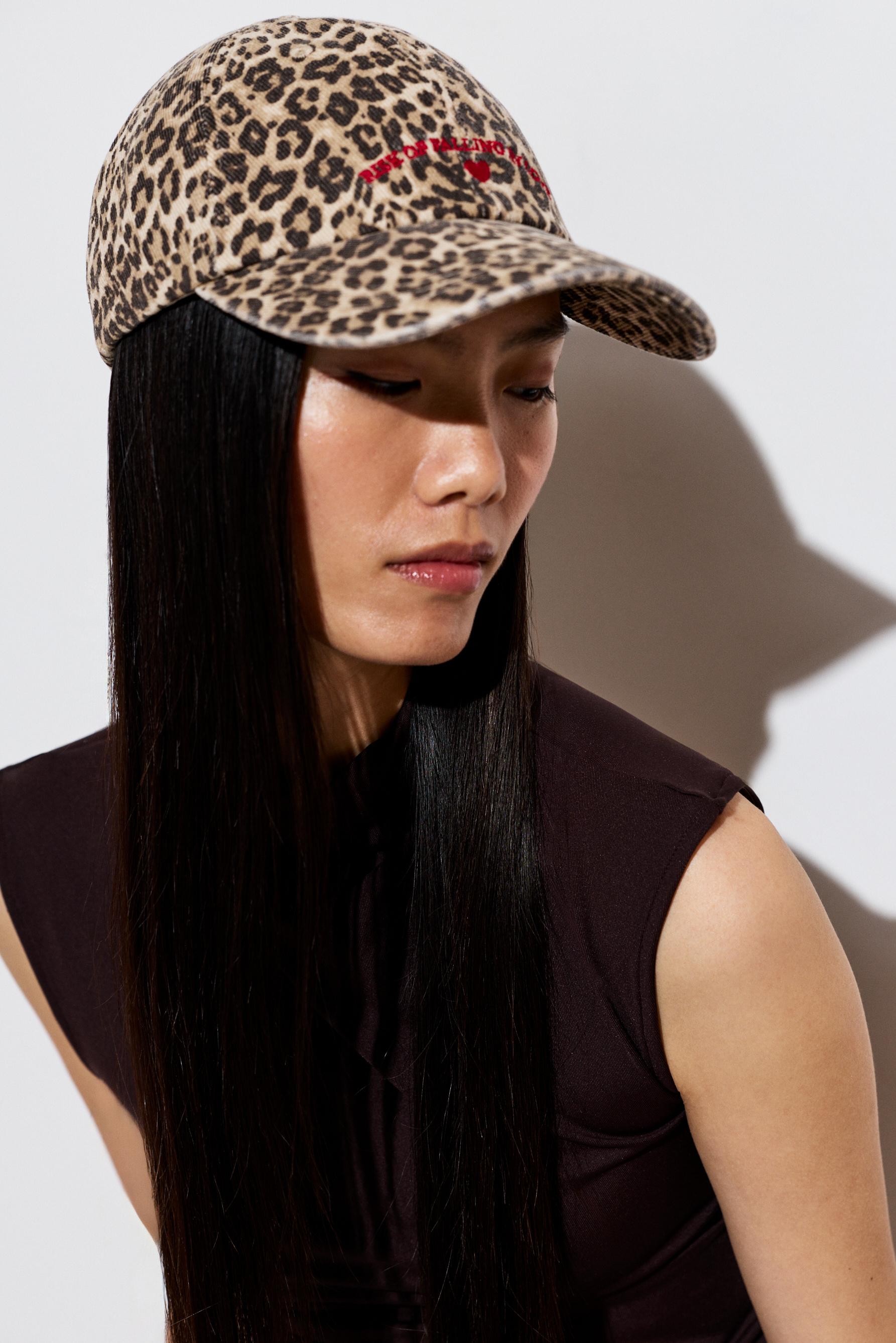 Embroidered leopard print cap — LEOPARD PRINT