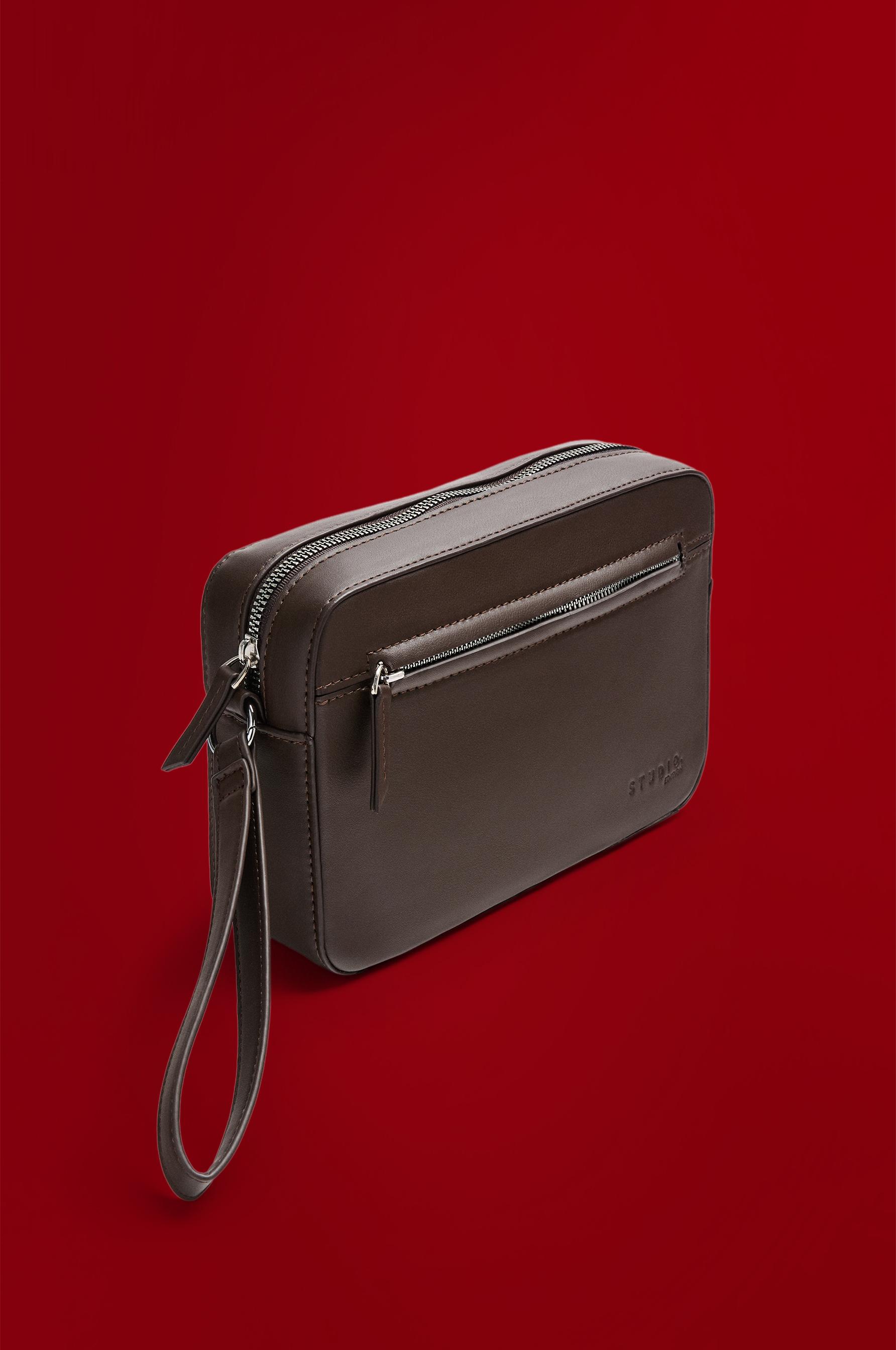 Smart toiletry bag — BROWN