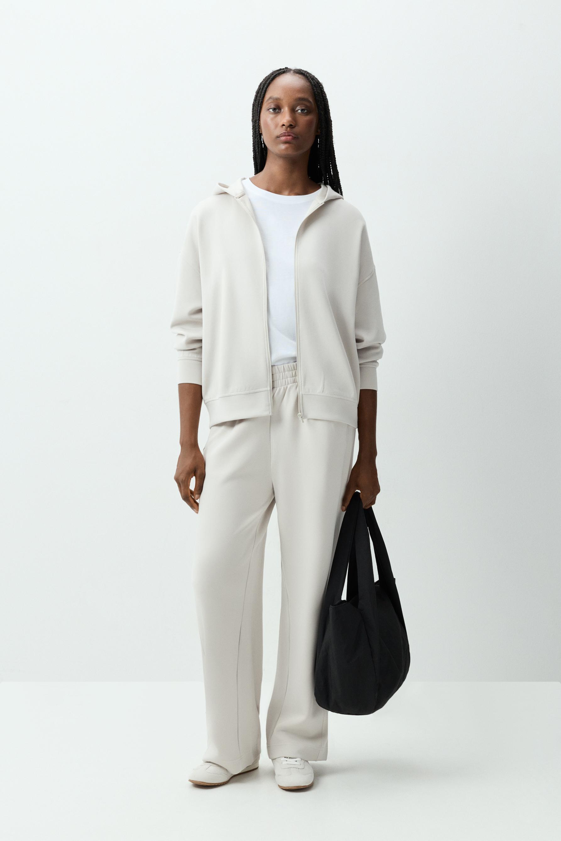 Pantalón deportivo fluido costuras