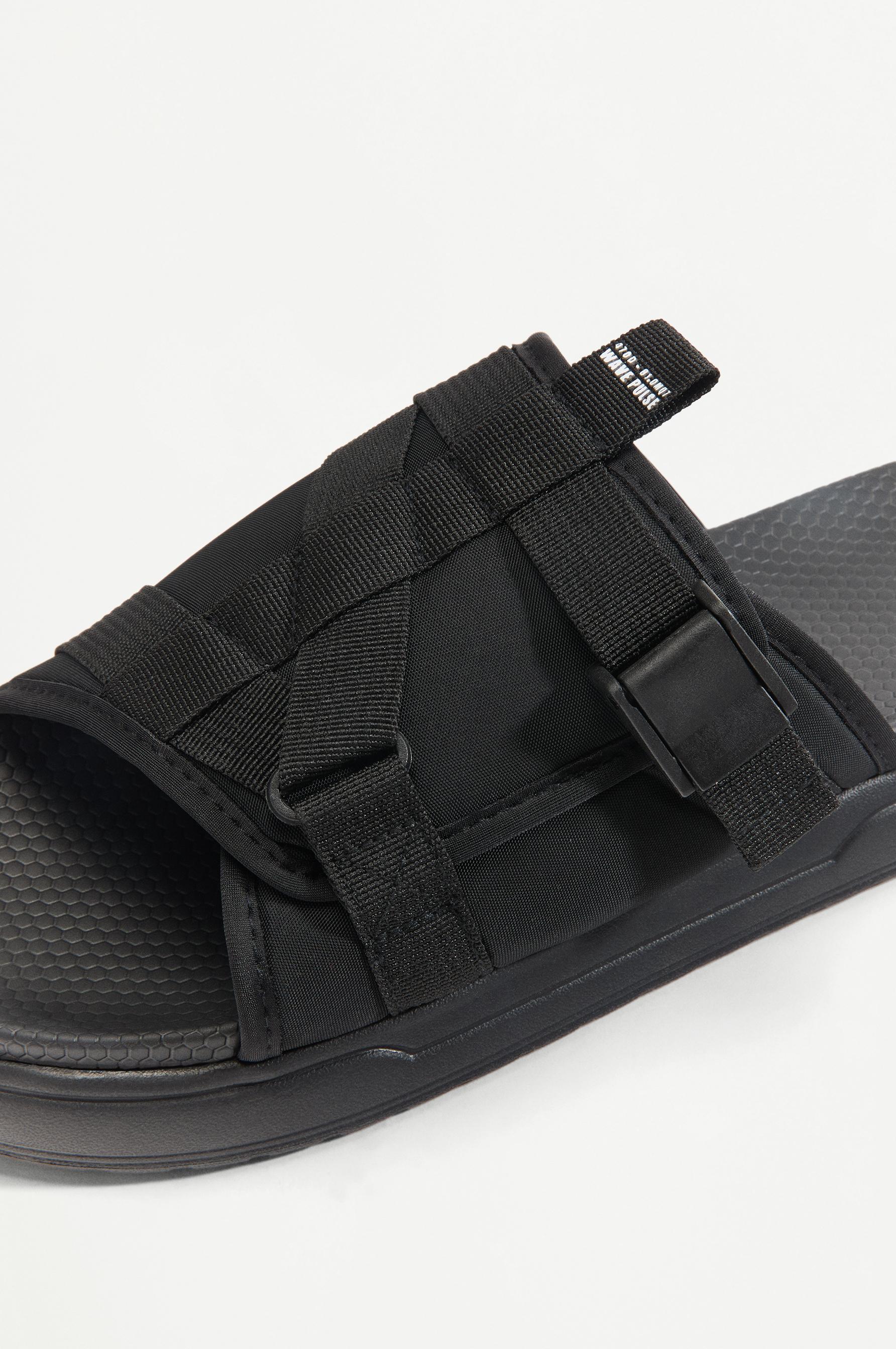 Men's technical pool sandals — BLACK