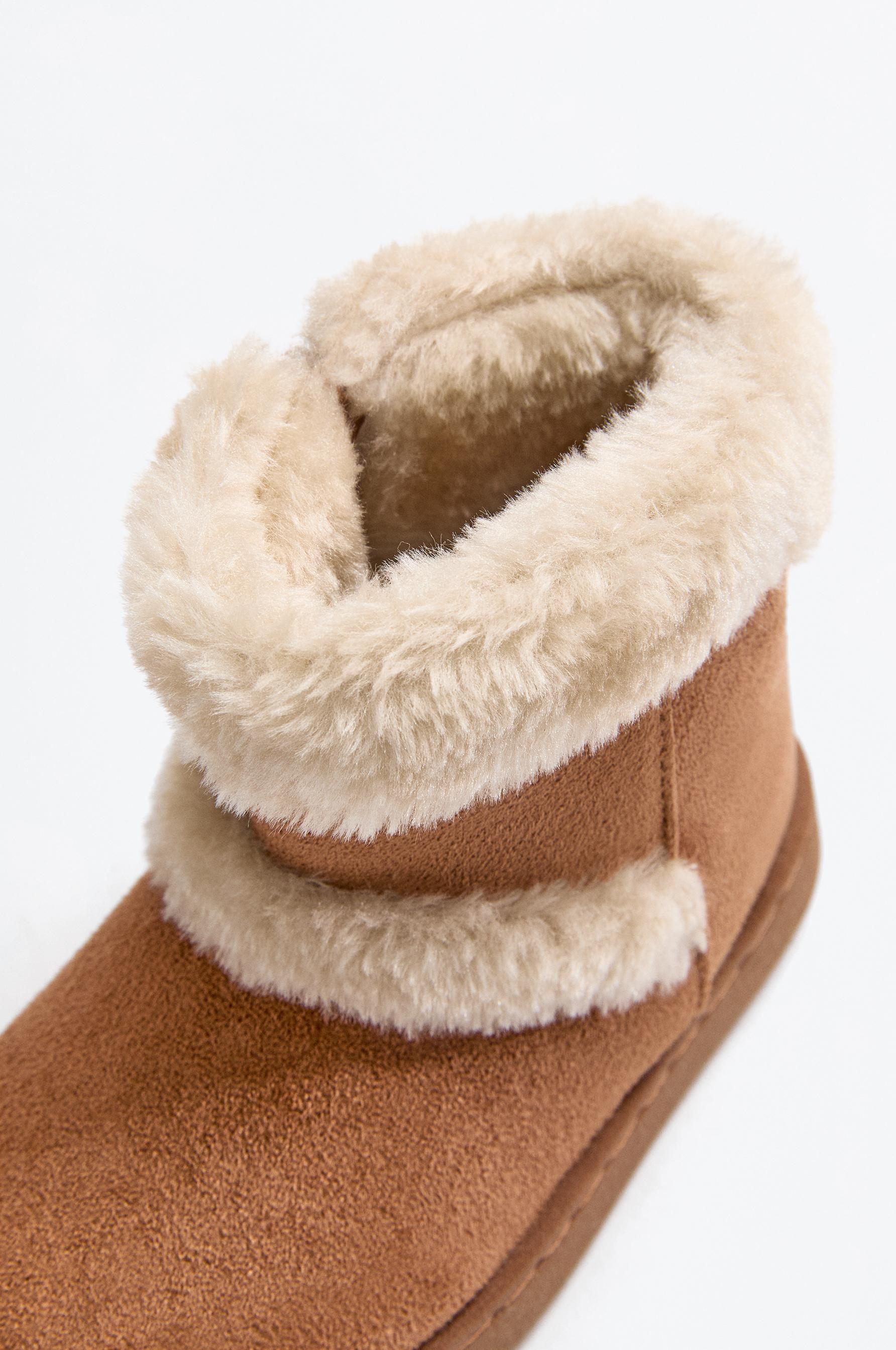 Knee-high fur boots — LEATHER