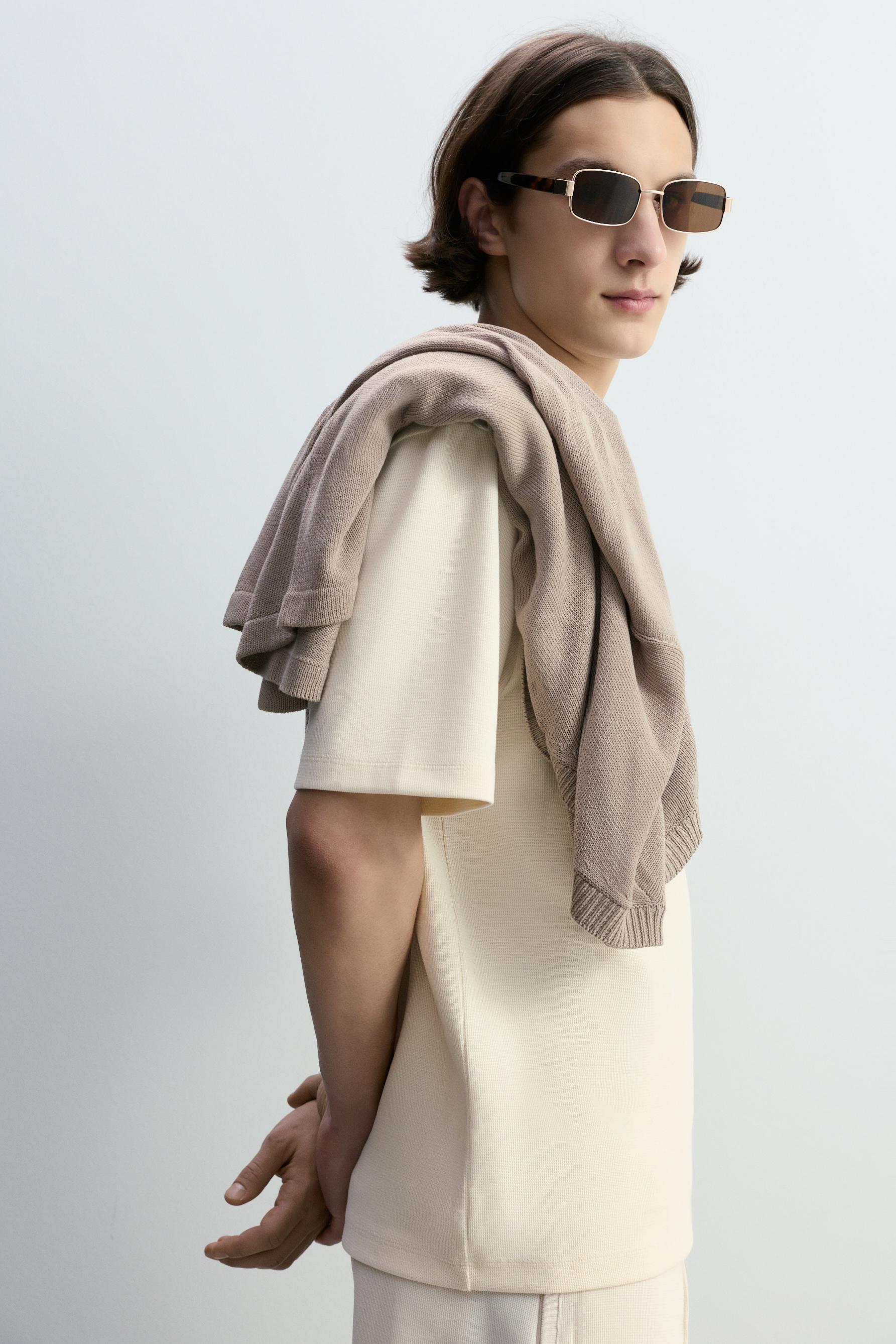 Textured T-shirt — ECRU