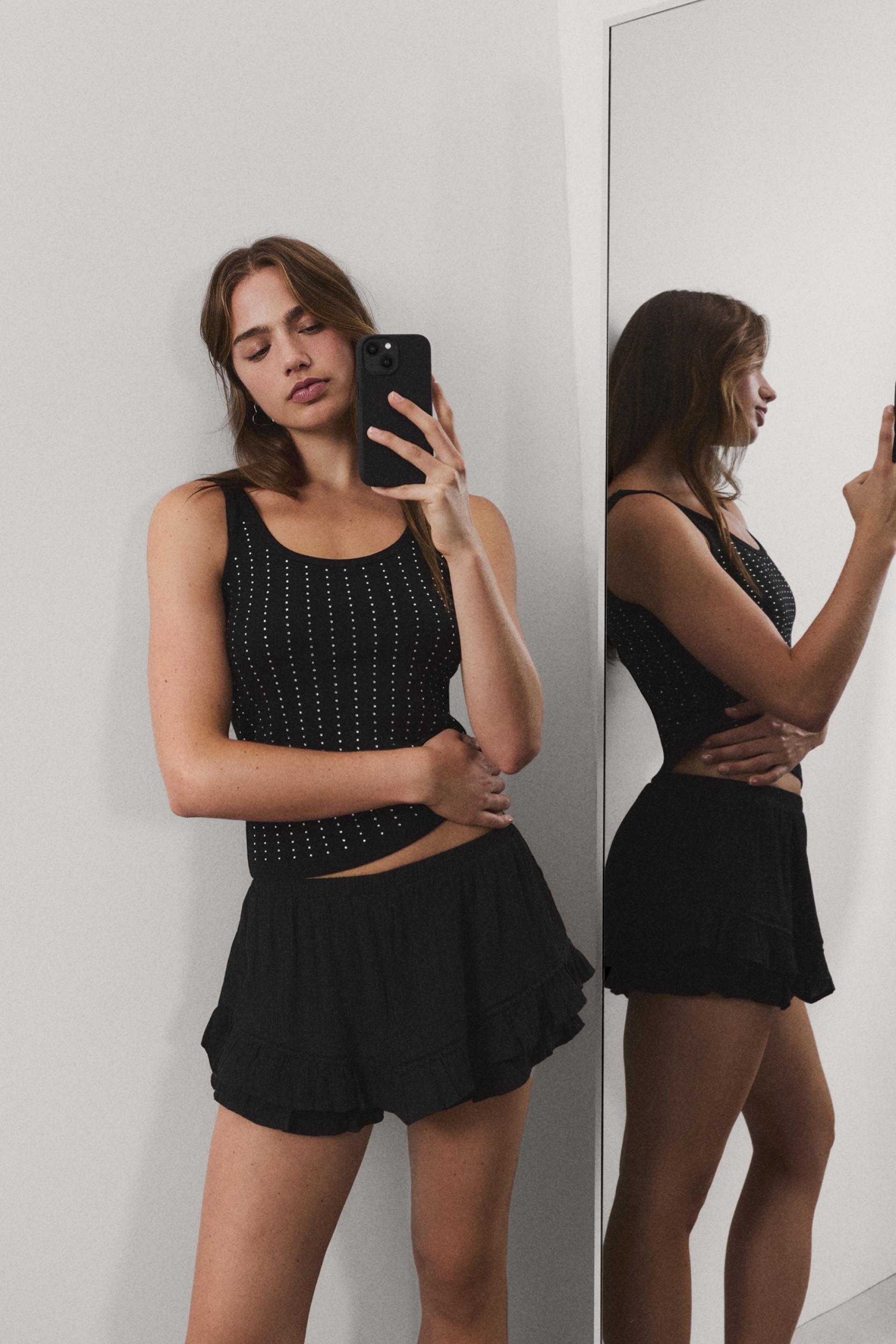Flowing ruffled skort — BLACK