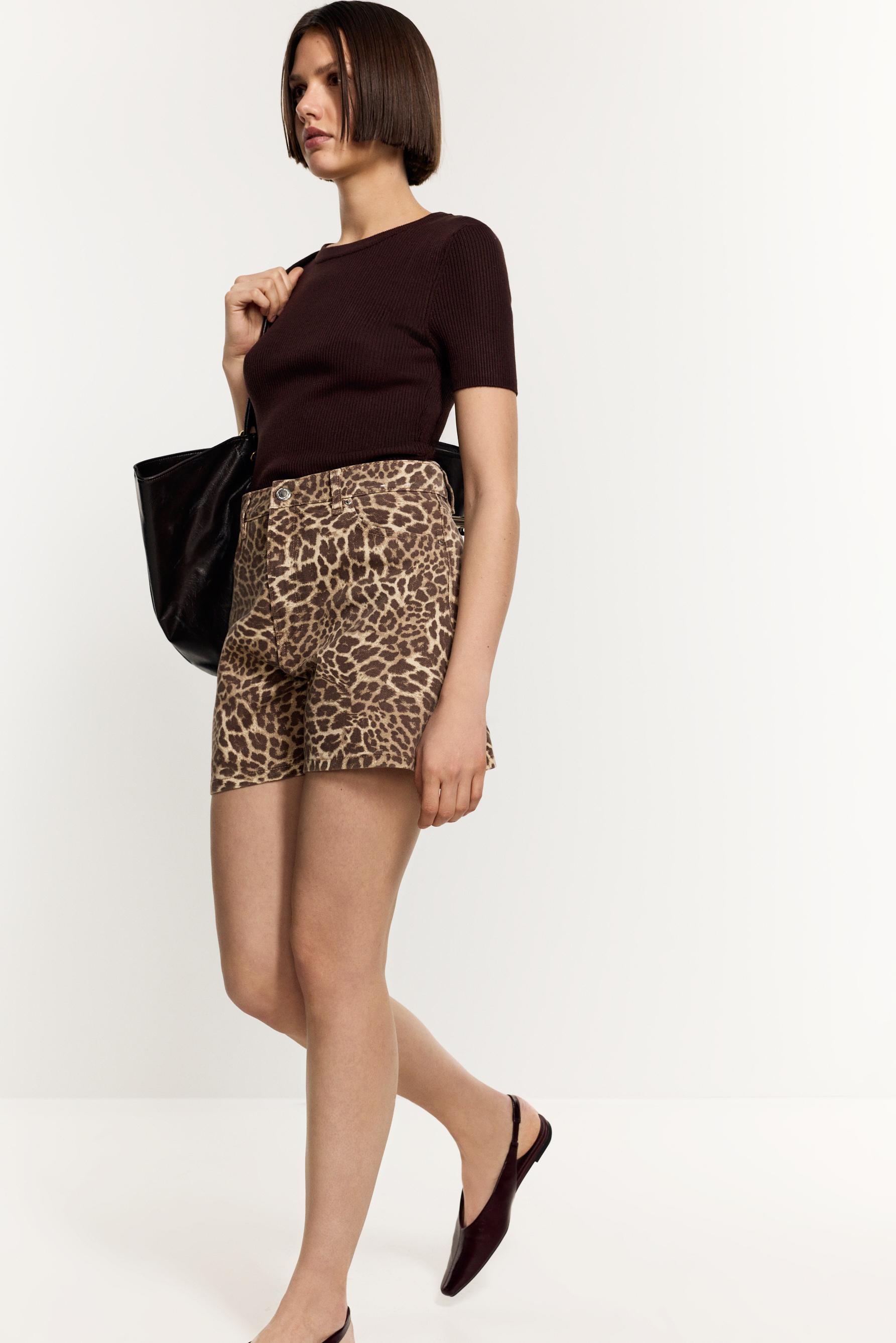 Leopard print mom fit denim shorts — SAND - KHAKI