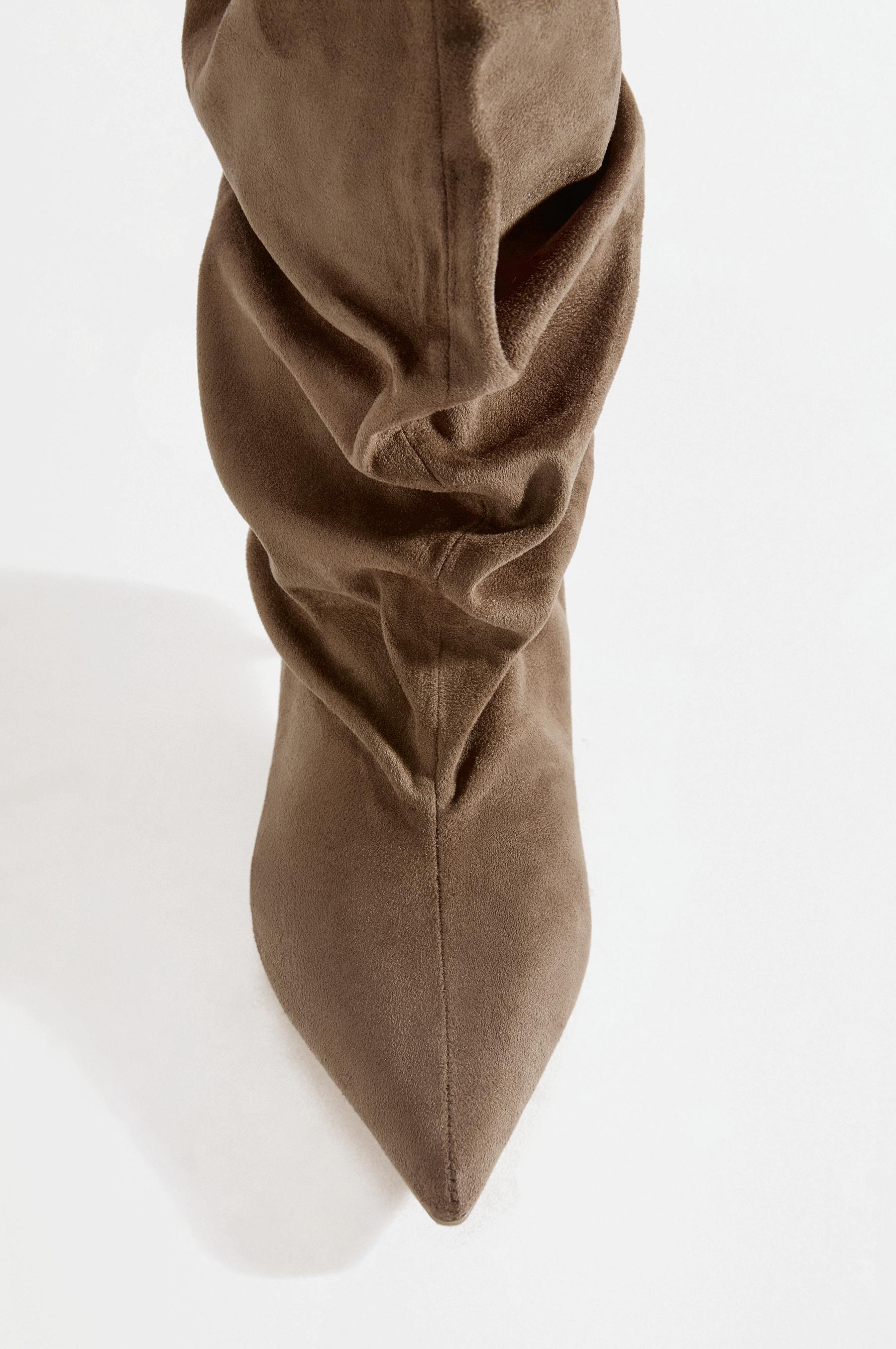 Slouchy kitten heel boots — BROWN