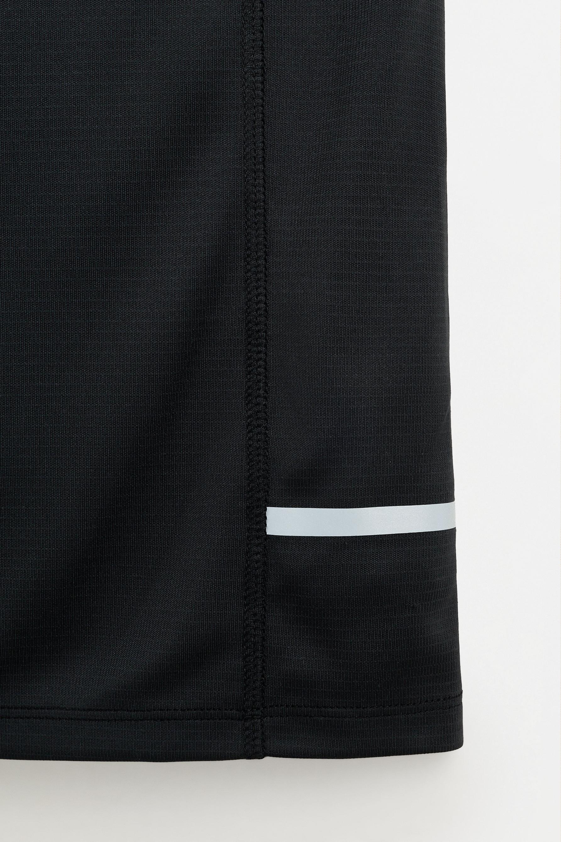 Sleeveless sports co-ord with Bermuda shorts — BLACK