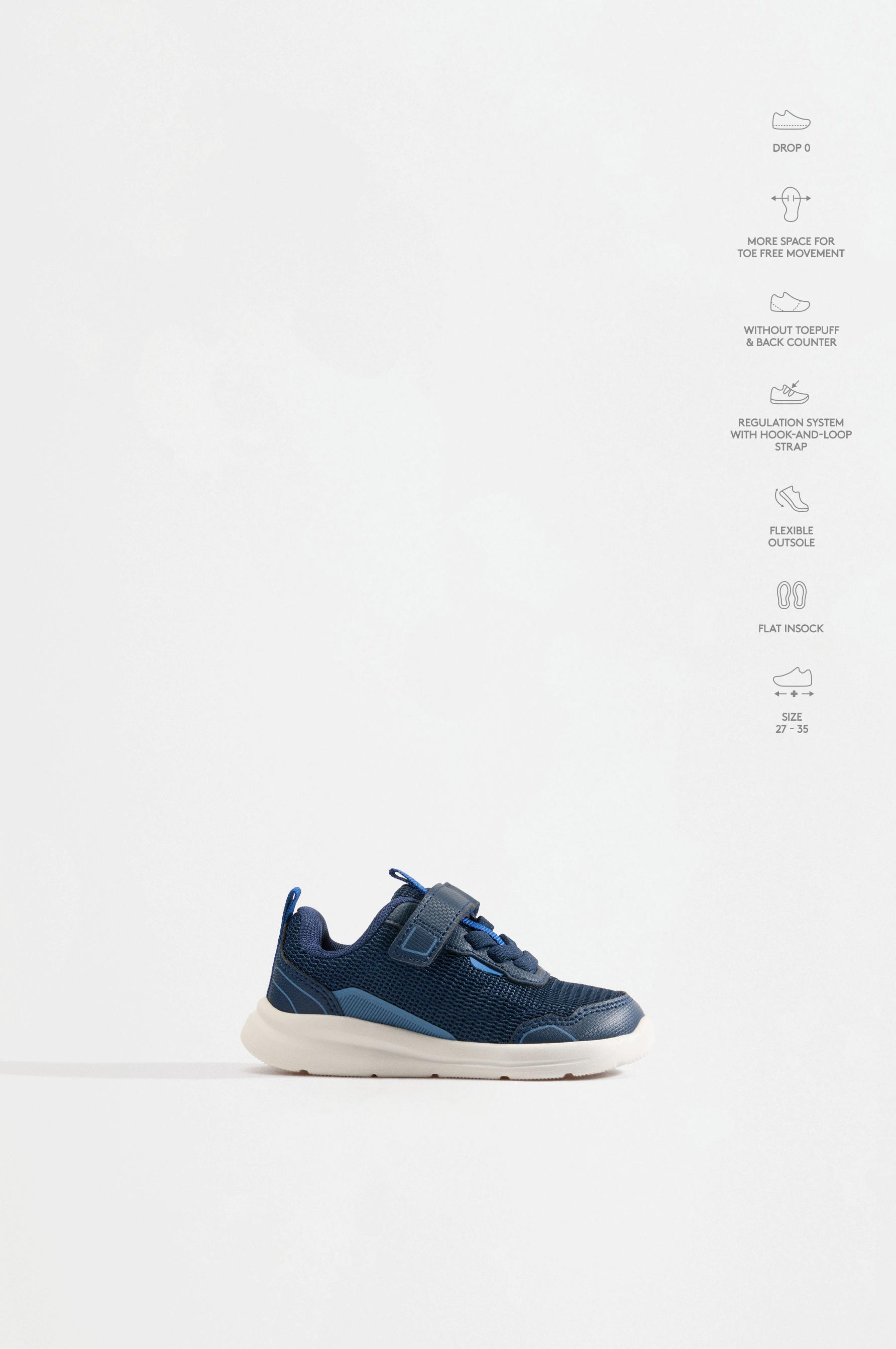 Minimalist sneakers — BLUE
